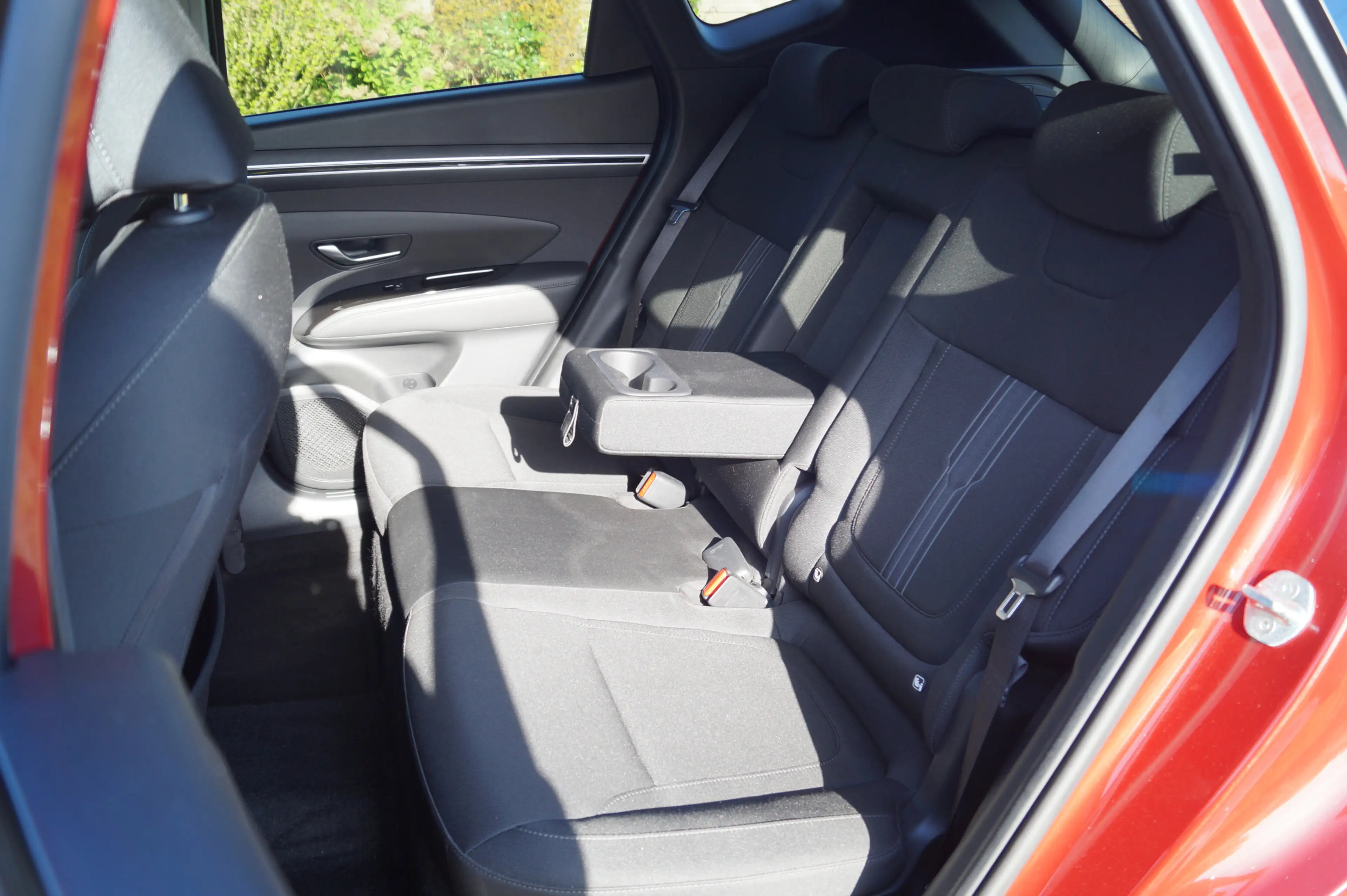 Hyundai TUCSON 1.6CRDI AUT-STANDHEIZUNG-AHK-MOTOR DEFEKT — photo 14