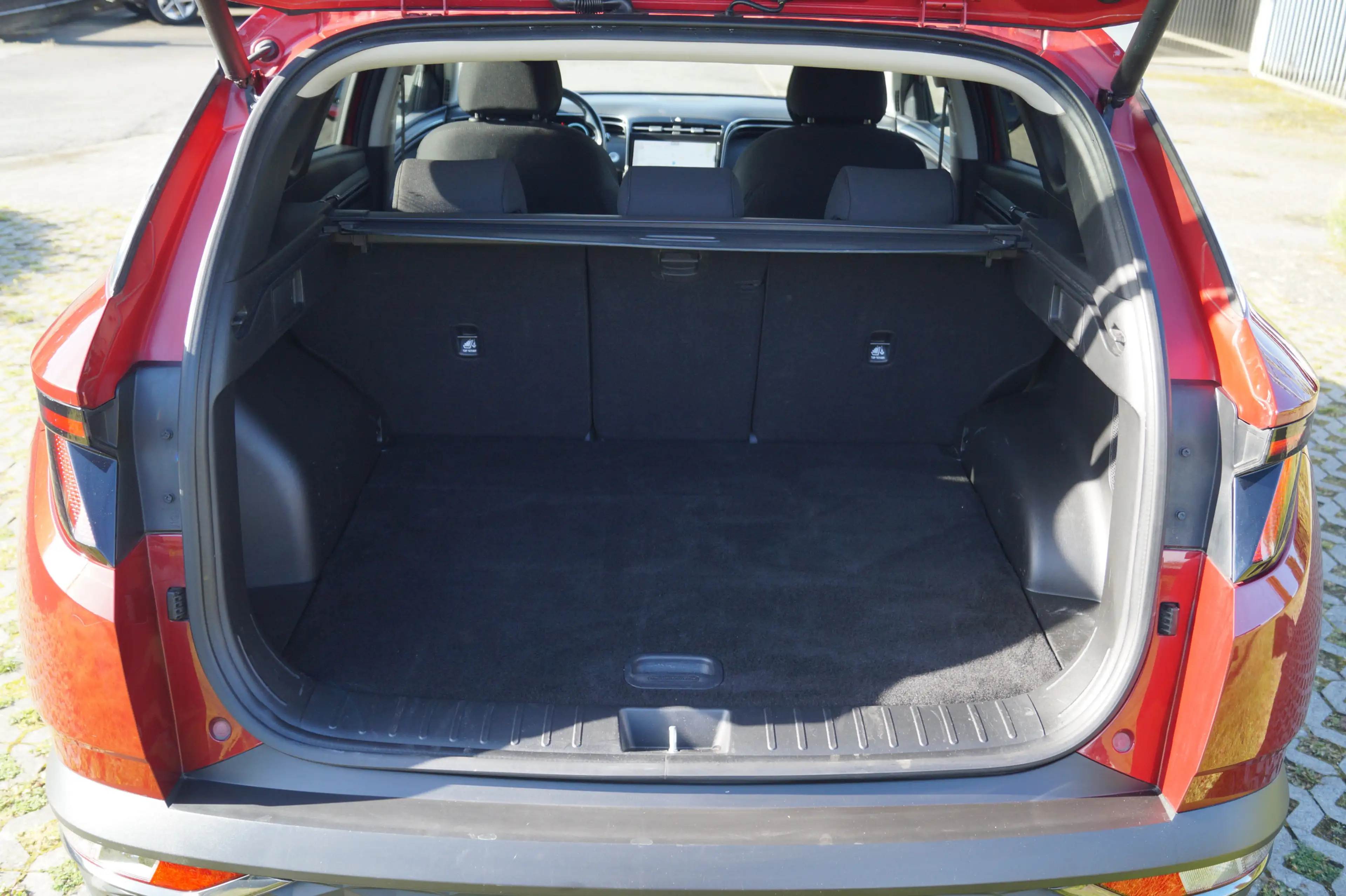 Hyundai TUCSON 1.6CRDI AUT-STANDHEIZUNG-AHK-MOTOR DEFEKT — photo 7