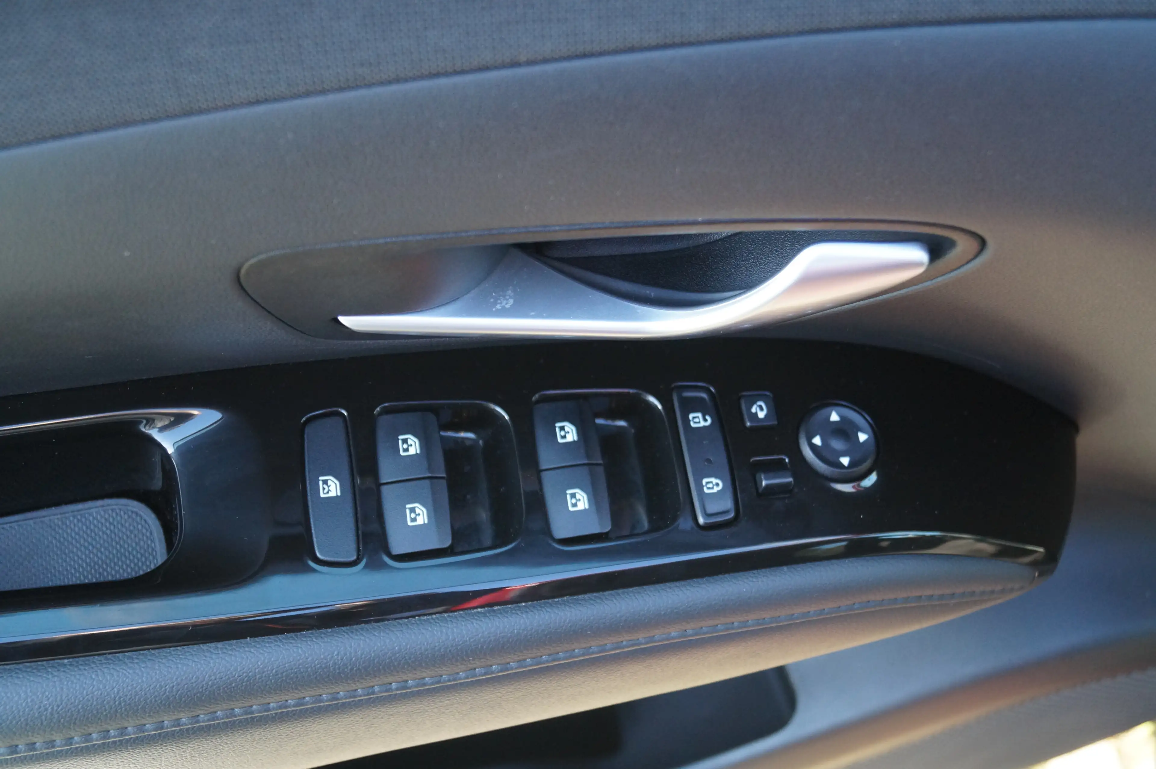 Hyundai TUCSON 1.6CRDI AUT-STANDHEIZUNG-AHK-MOTOR DEFEKT — photo 23