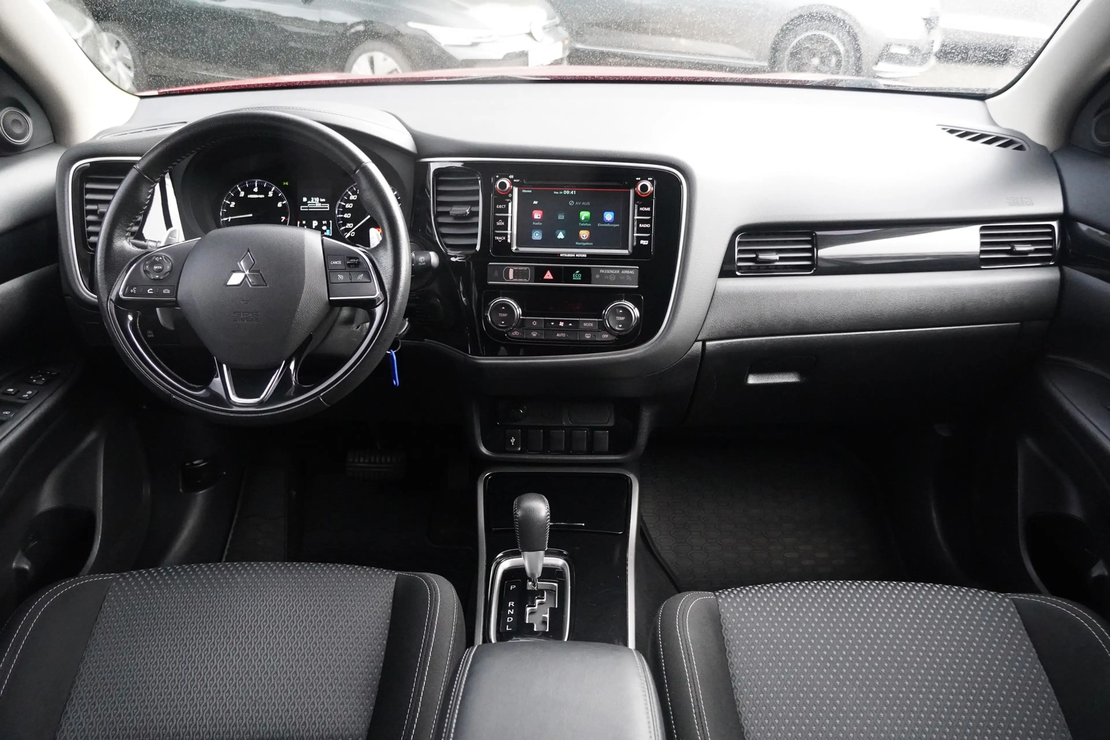 Mitsubishi Outlander 2.0 MIVEC LED Navi Kamera AHK Tempomat — photo 11