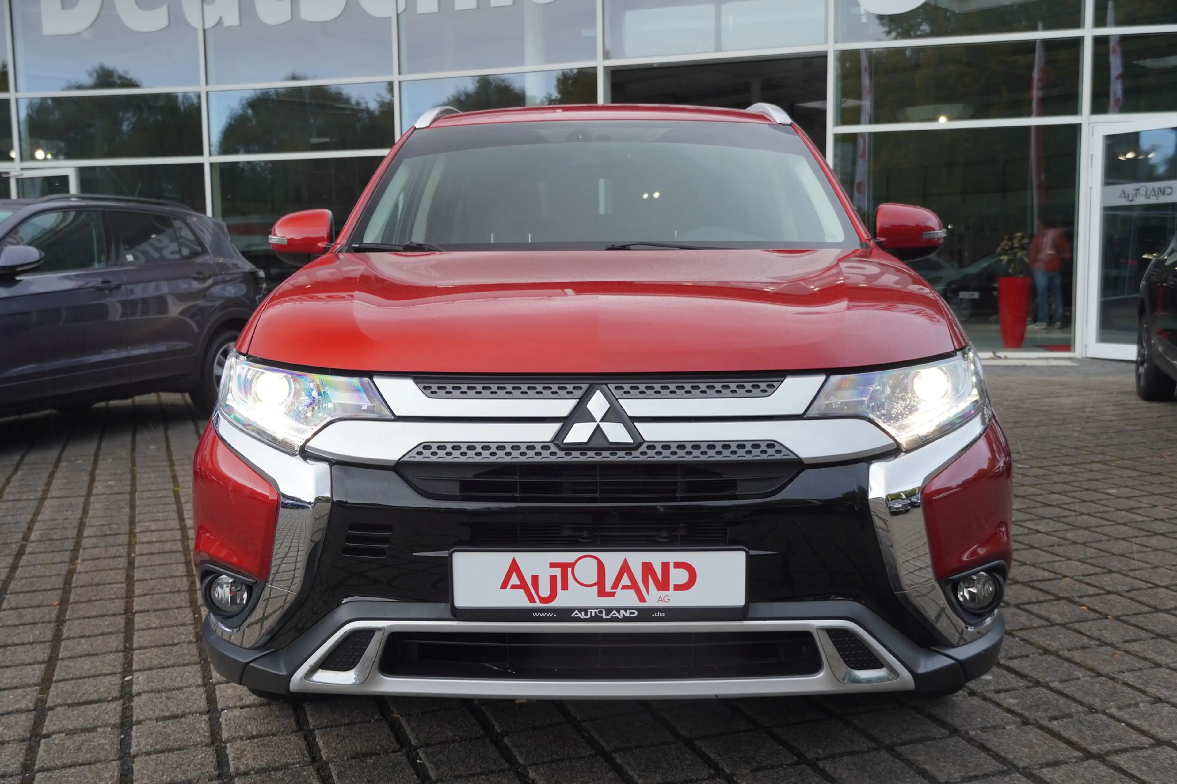 Mitsubishi Outlander 2.0 MIVEC LED Navi Kamera AHK Tempomat — photo 3