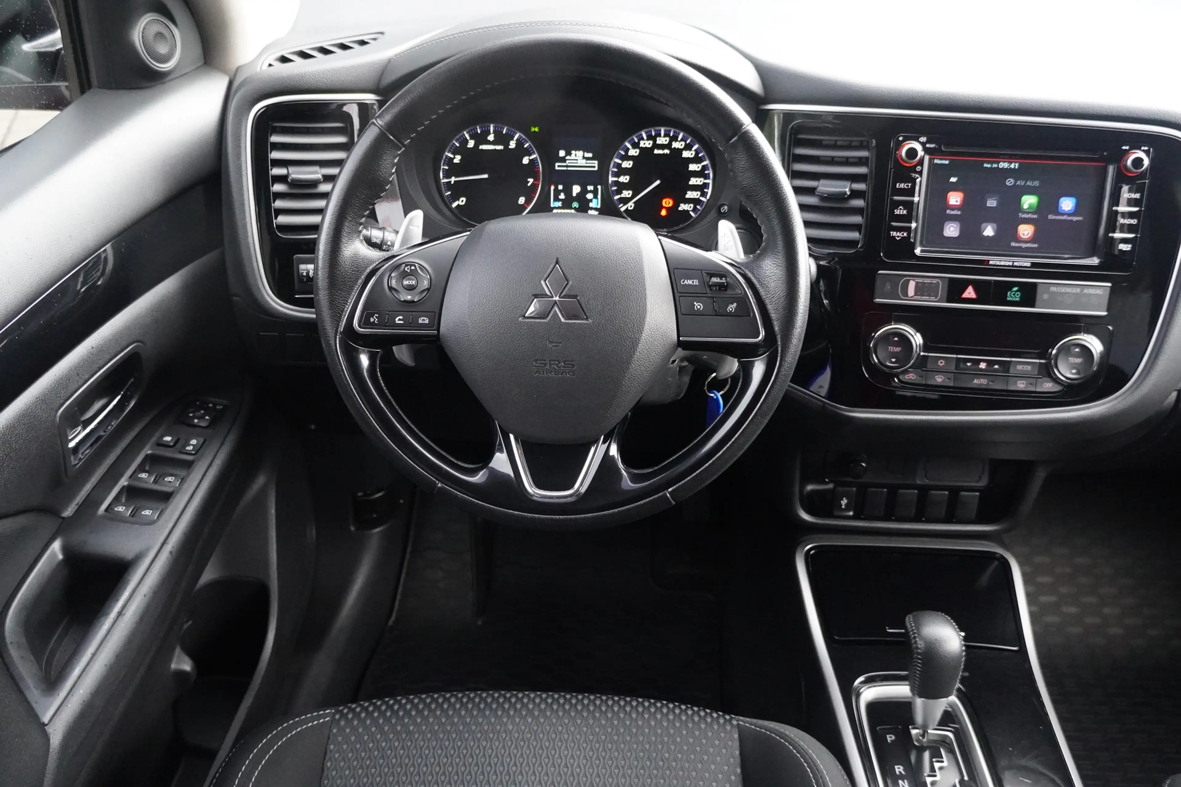 Mitsubishi Outlander 2.0 MIVEC LED Navi Kamera AHK Tempomat — photo 12
