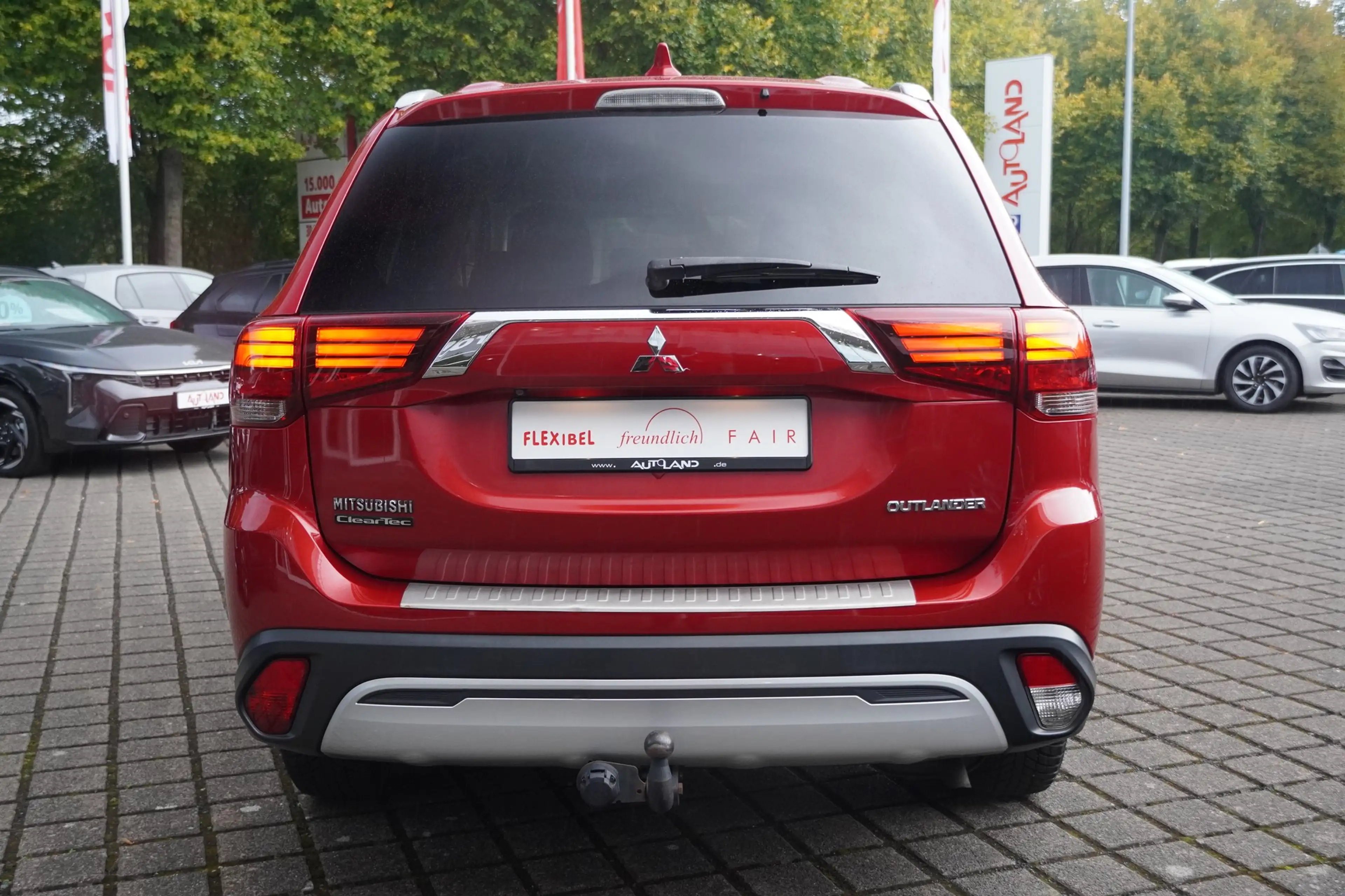 Mitsubishi Outlander 2.0 MIVEC LED Navi Kamera AHK Tempomat — photo 7