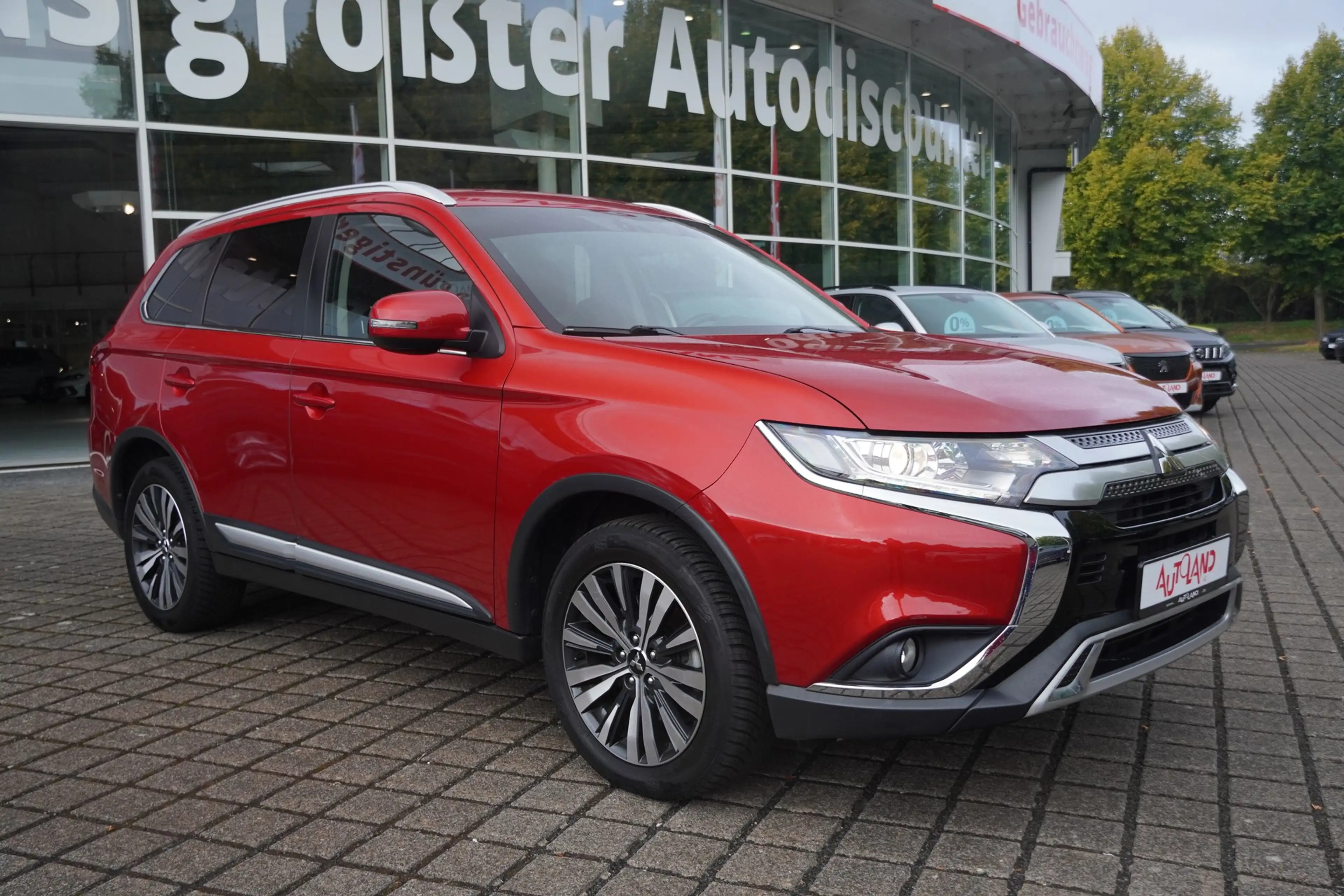 Mitsubishi Outlander 2.0 MIVEC LED Navi Kamera AHK Tempomat — photo 4