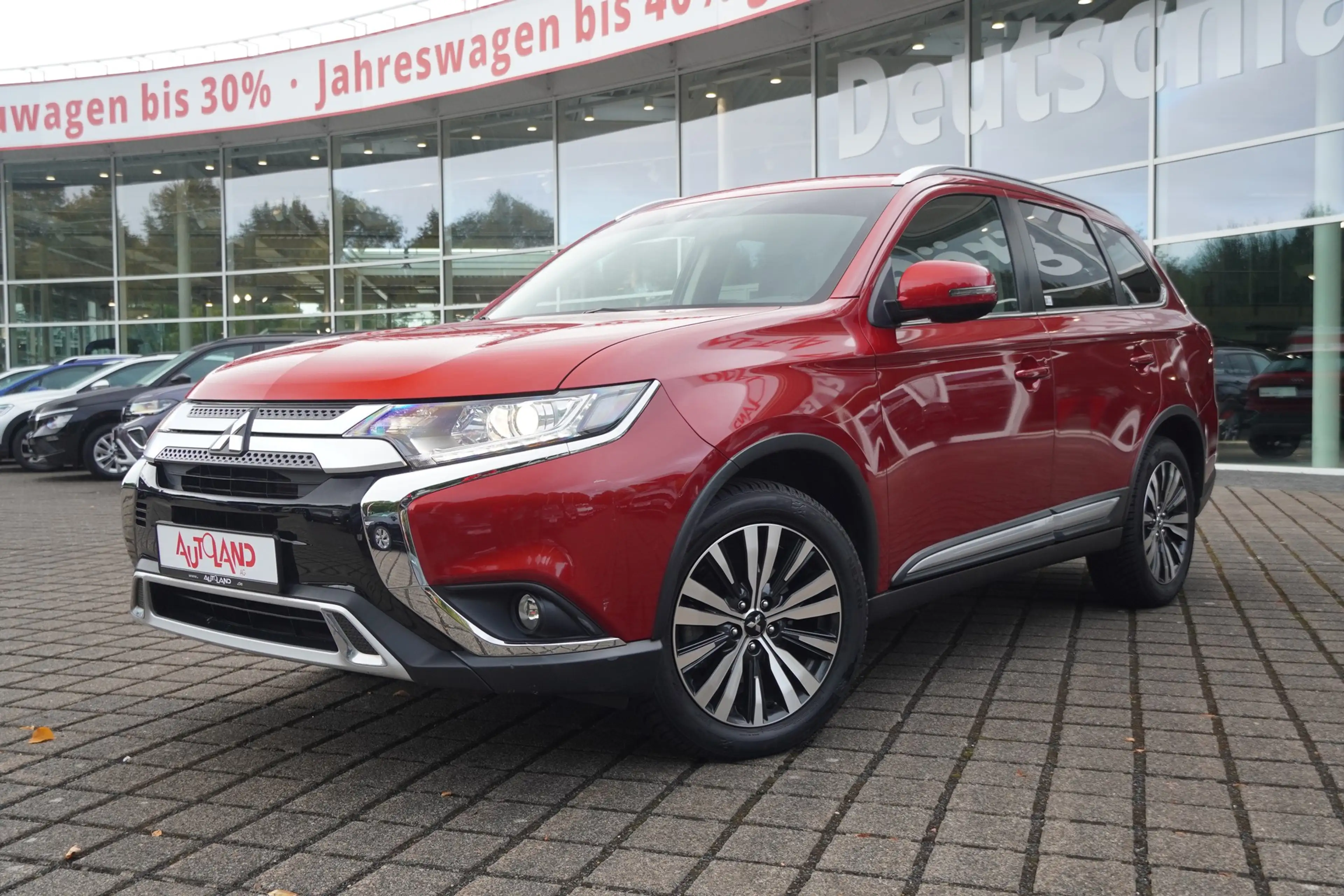 Mitsubishi Outlander 2.0 MIVEC LED Navi Kamera AHK Tempomat — photo 2