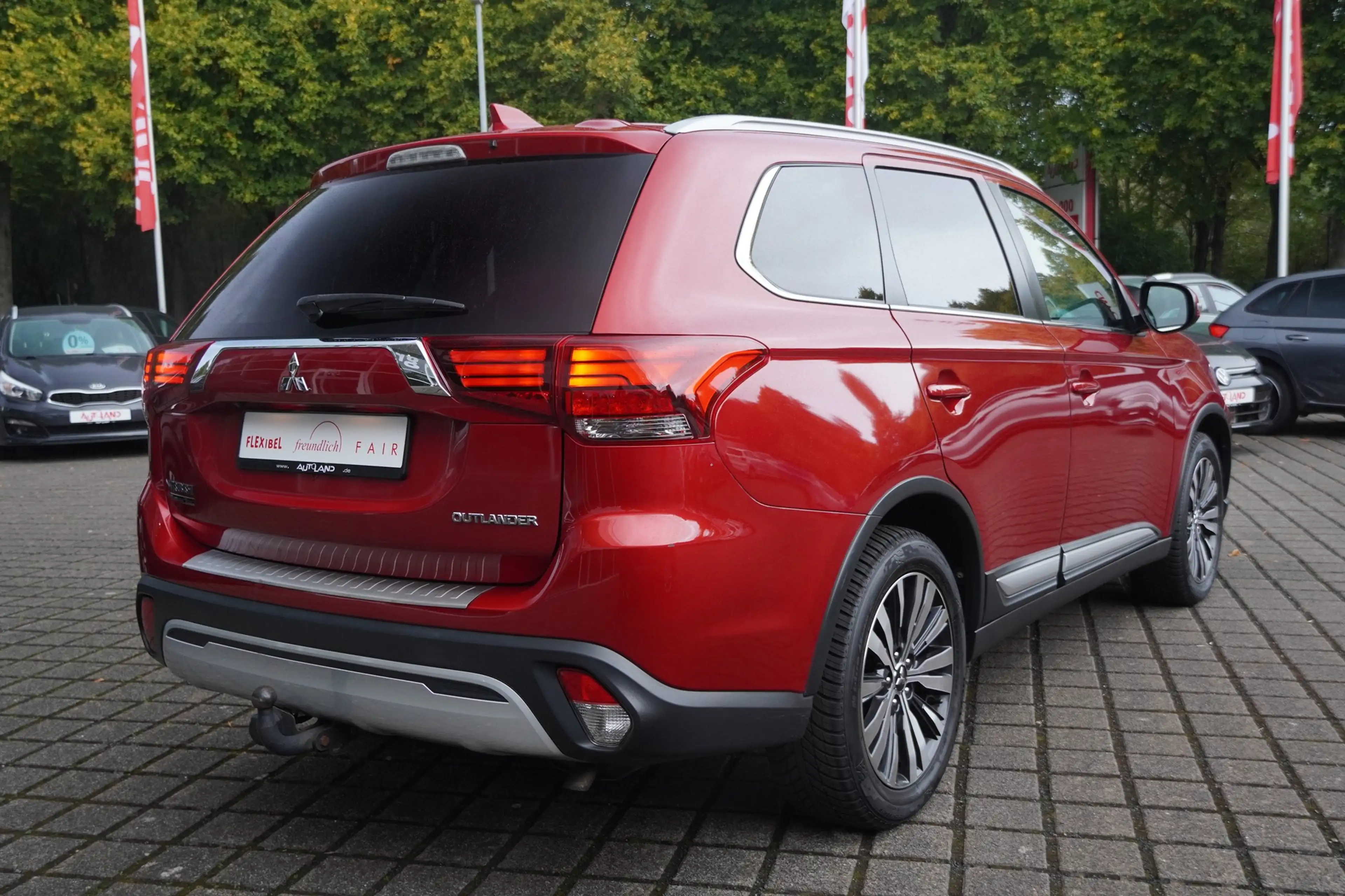 Mitsubishi Outlander 2.0 MIVEC LED Navi Kamera AHK Tempomat — photo 6