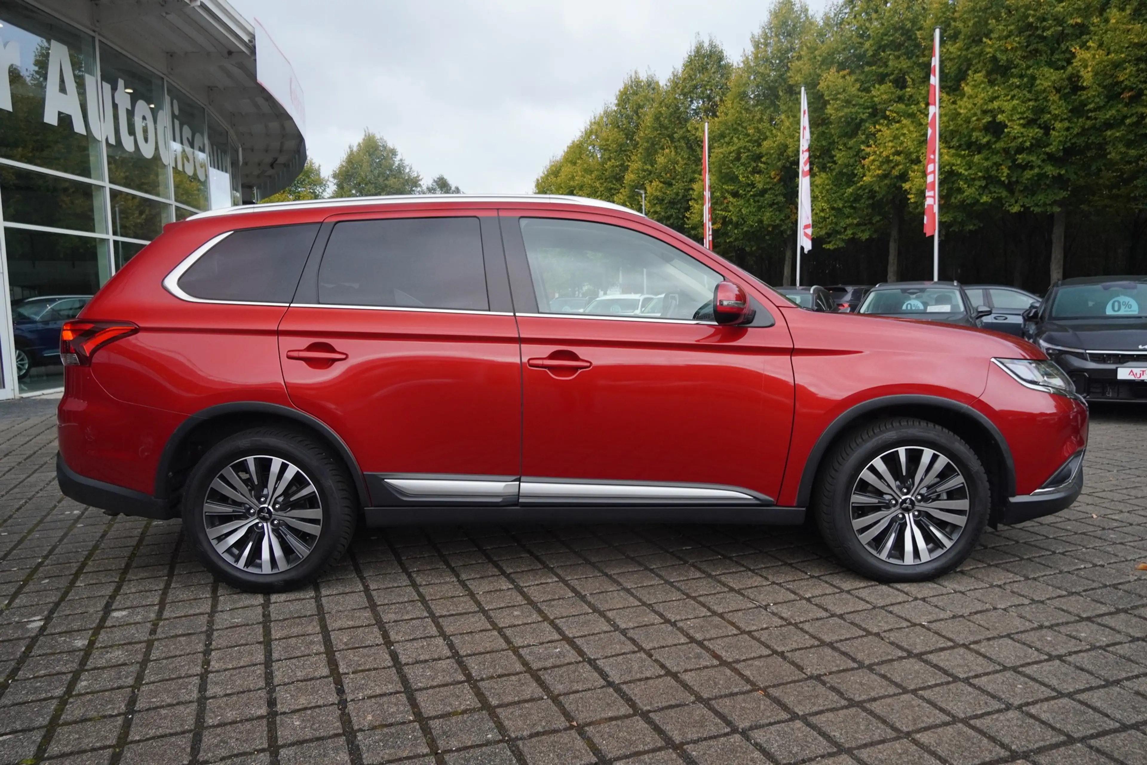 Mitsubishi Outlander 2.0 MIVEC LED Navi Kamera AHK Tempomat — photo 5