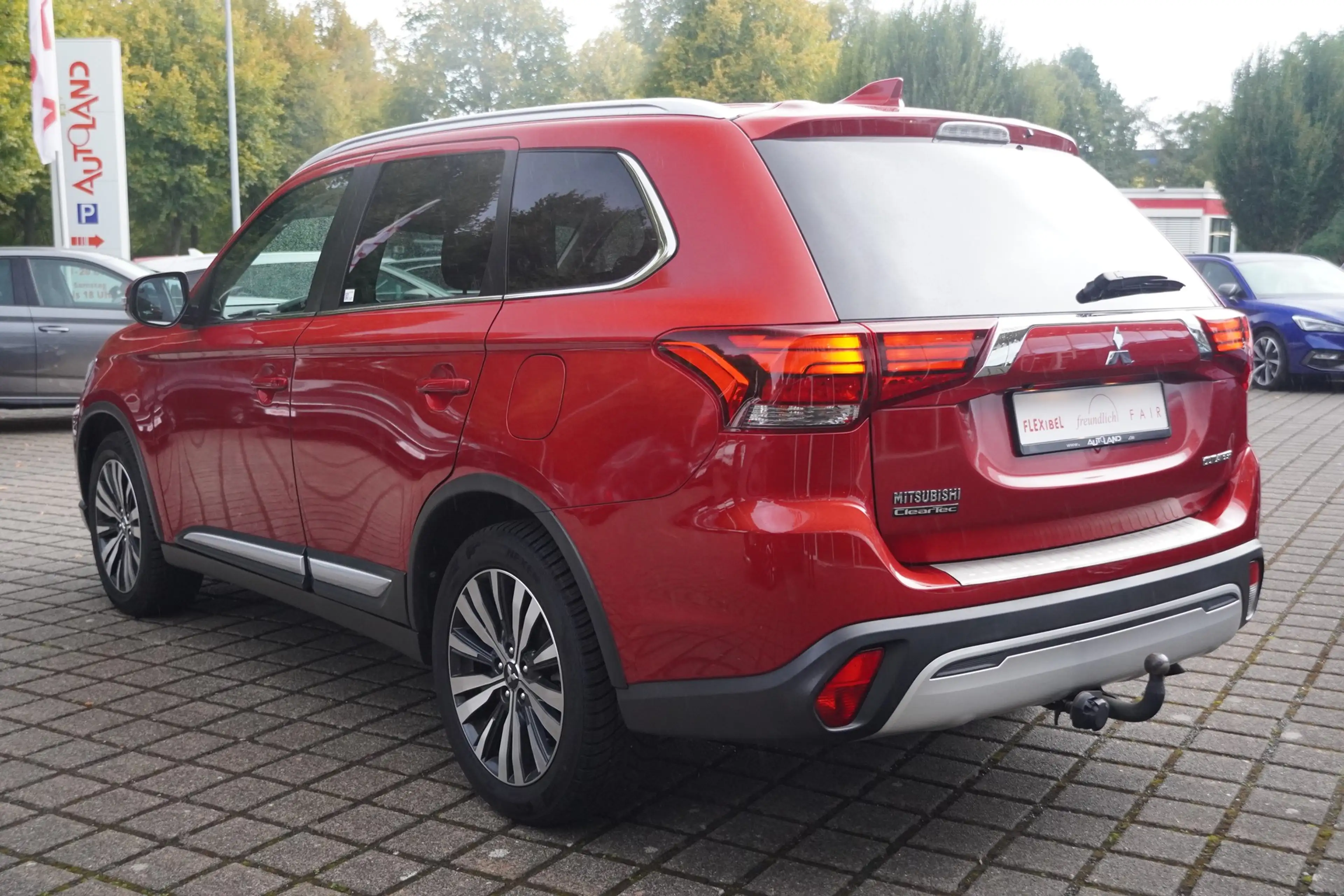 Mitsubishi Outlander 2.0 MIVEC LED Navi Kamera AHK Tempomat — photo 8