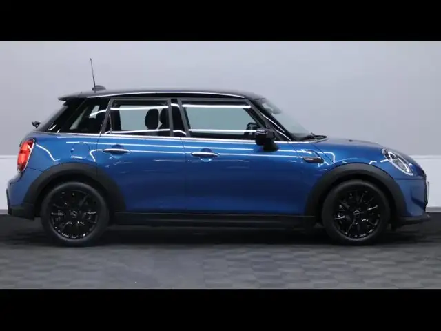 Mini Cooper Cooper view 4