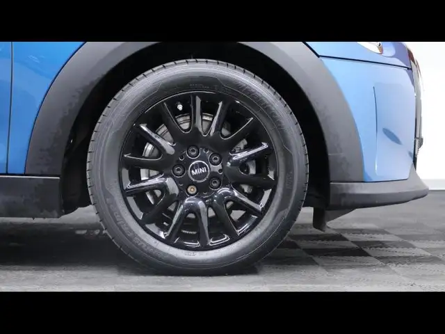 Mini Cooper Cooper view 10