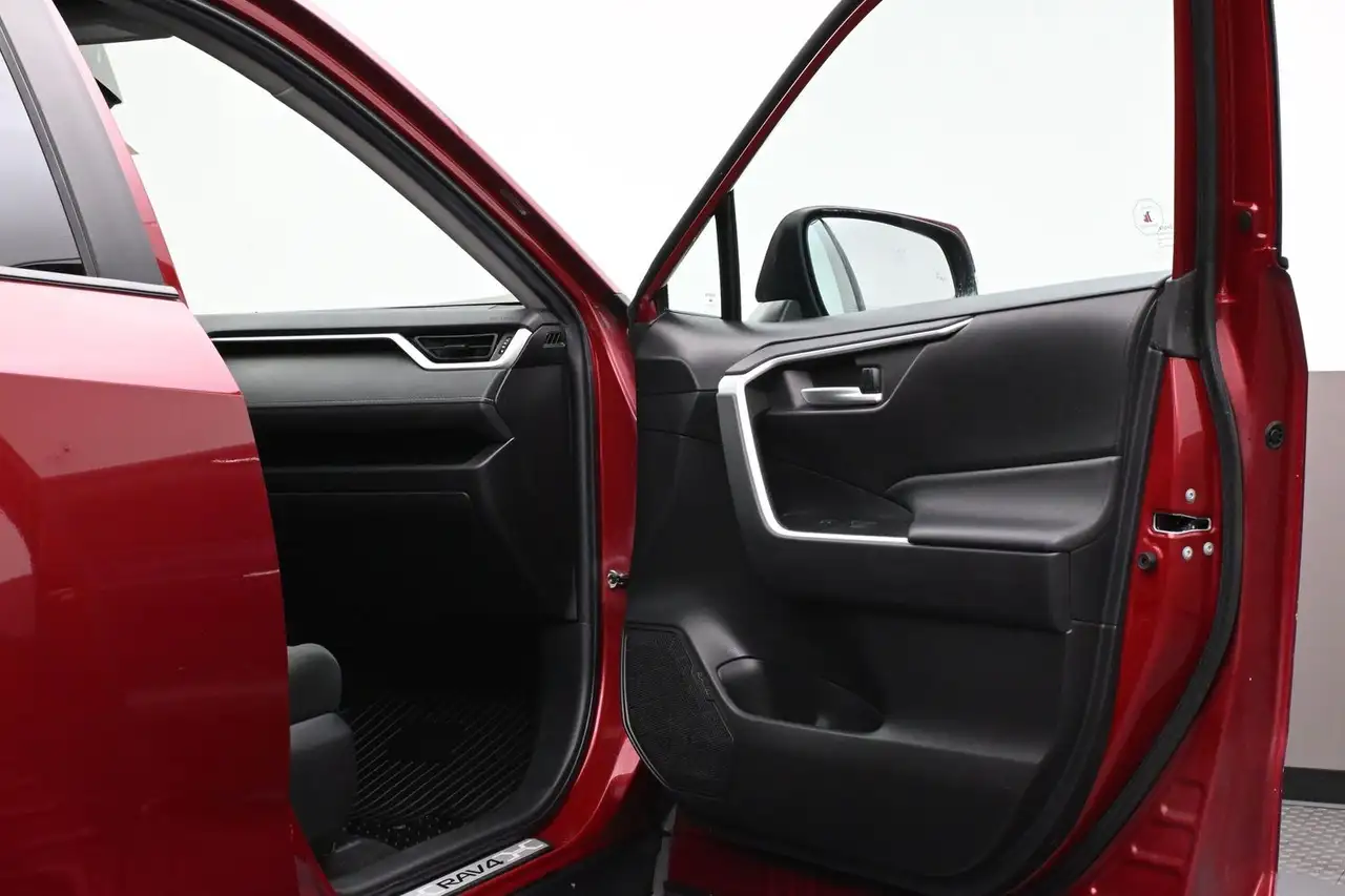 Toyota RAV 4 снимка Toyota RAV 4