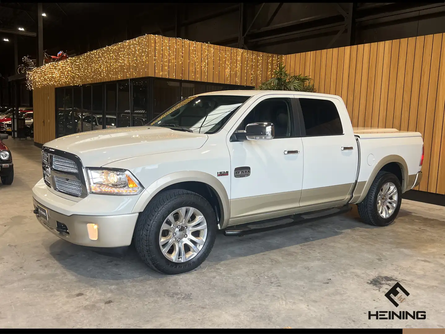 Dodge RAM 1500 5.7 V8 4x4 Crew Cab 5'7 Longhorn Pearl White - 1