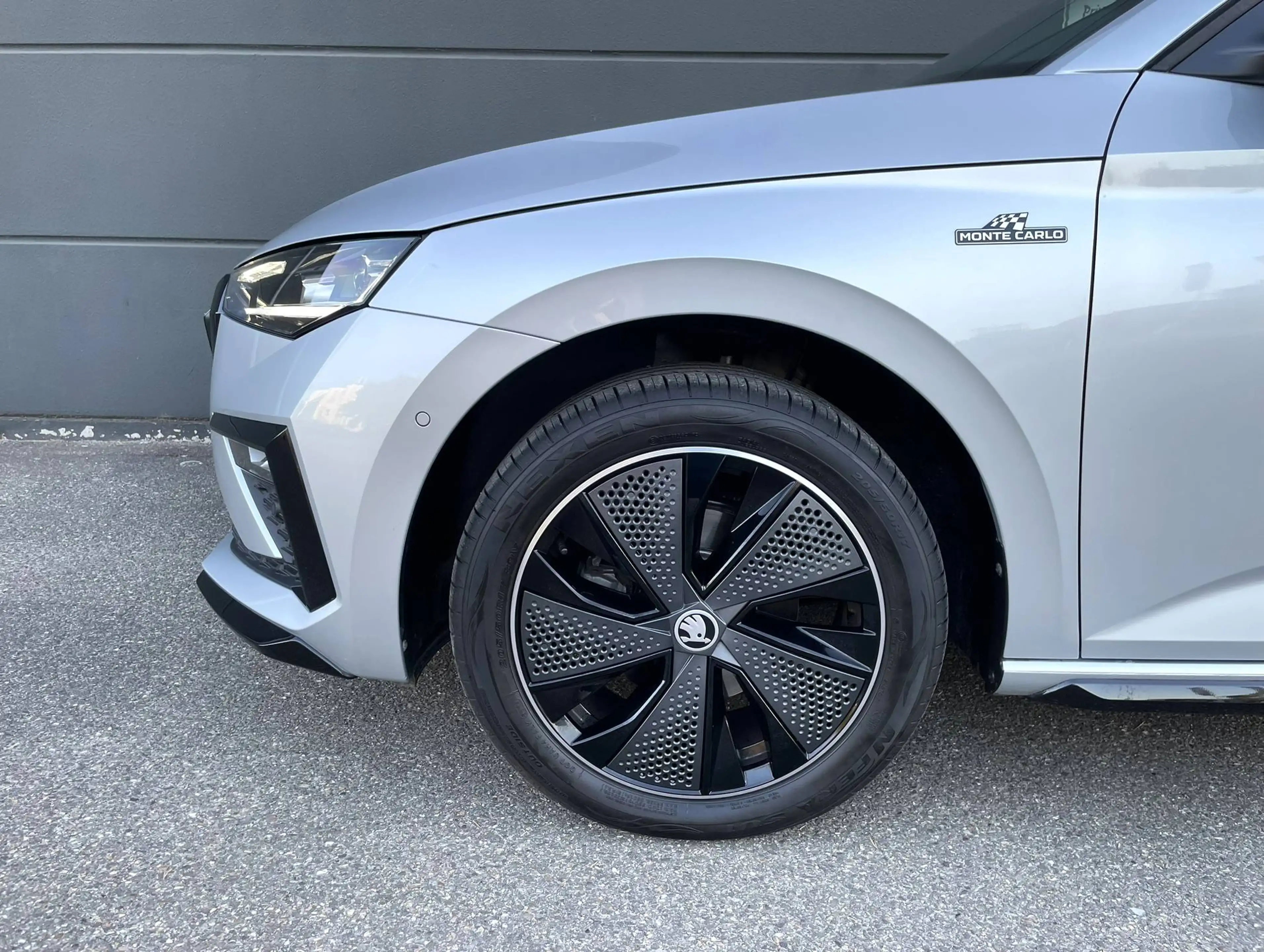 Skoda Scala 1.5 TSI DSG Monte Carlo Panoramadach Virtual Cockpit Kessy — photo 3