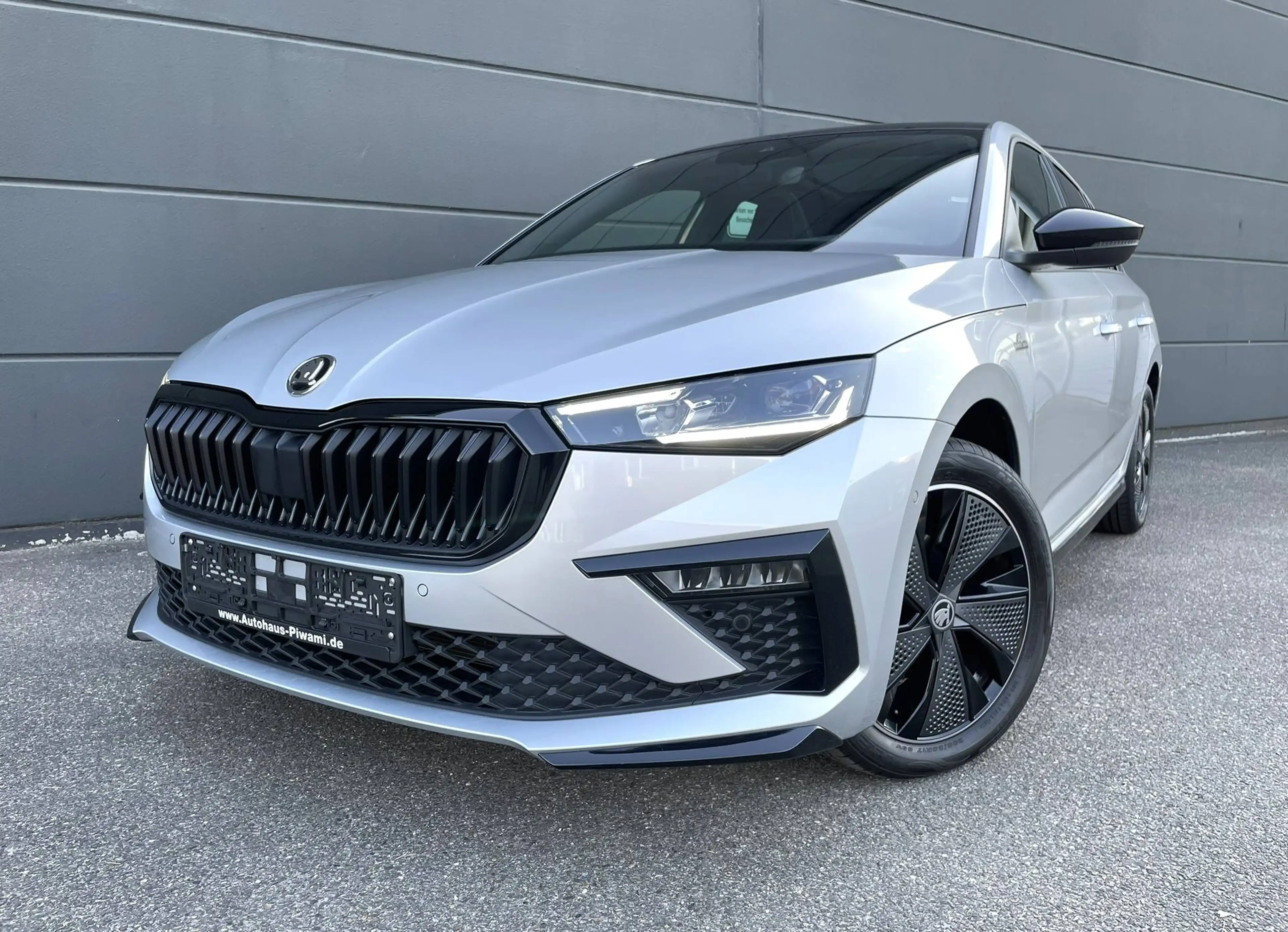 Skoda Scala 1.5 TSI DSG Monte Carlo Panoramadach Virtual Cockpit Kessy — photo 2