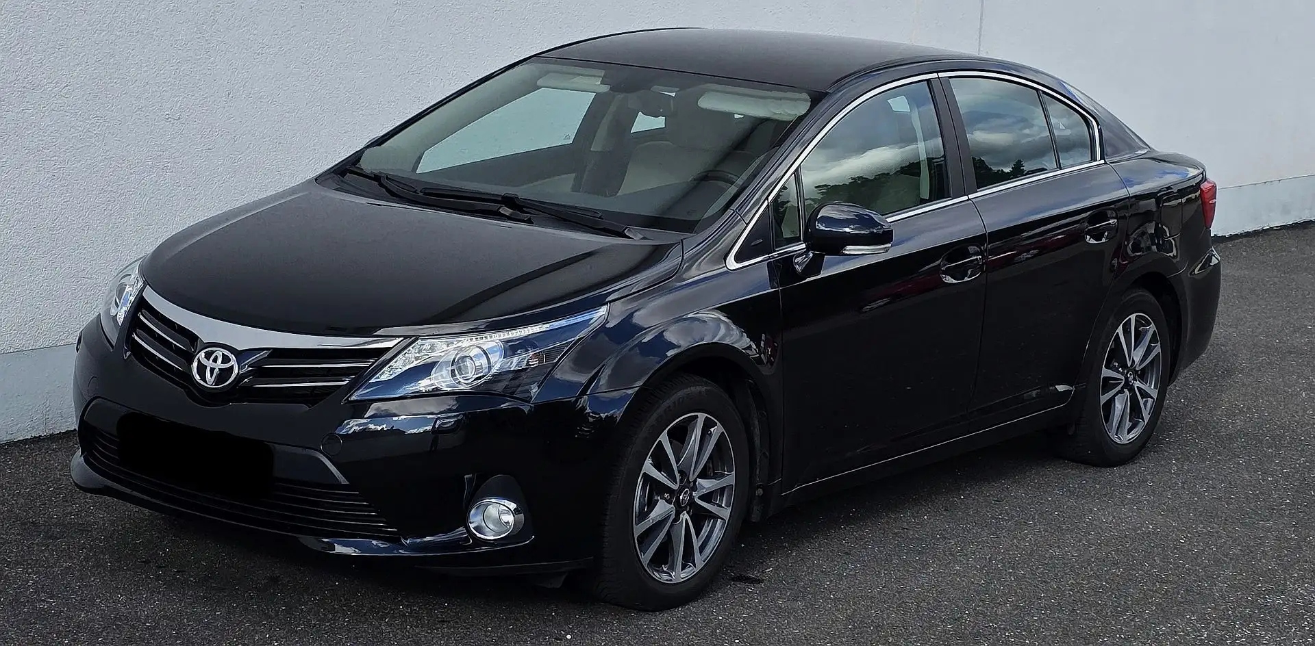 Toyota Avensis Executive Automatik Navi Leder Xenon Kamera PDC Schwarz - 1