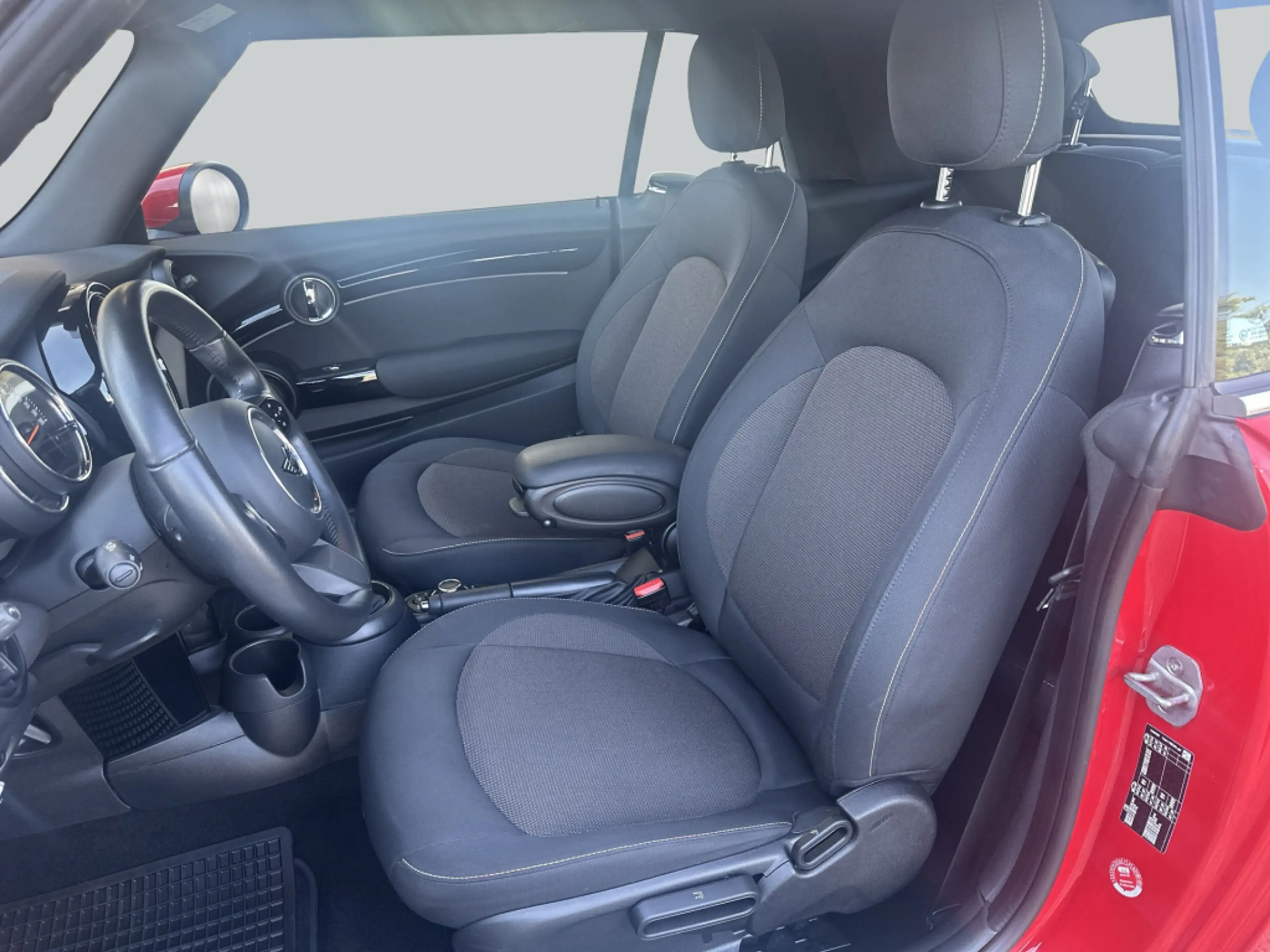MINI Cooper Cabrio Cooper Cabrio Classic Trim LED* PDC* SHZ* — photo 9