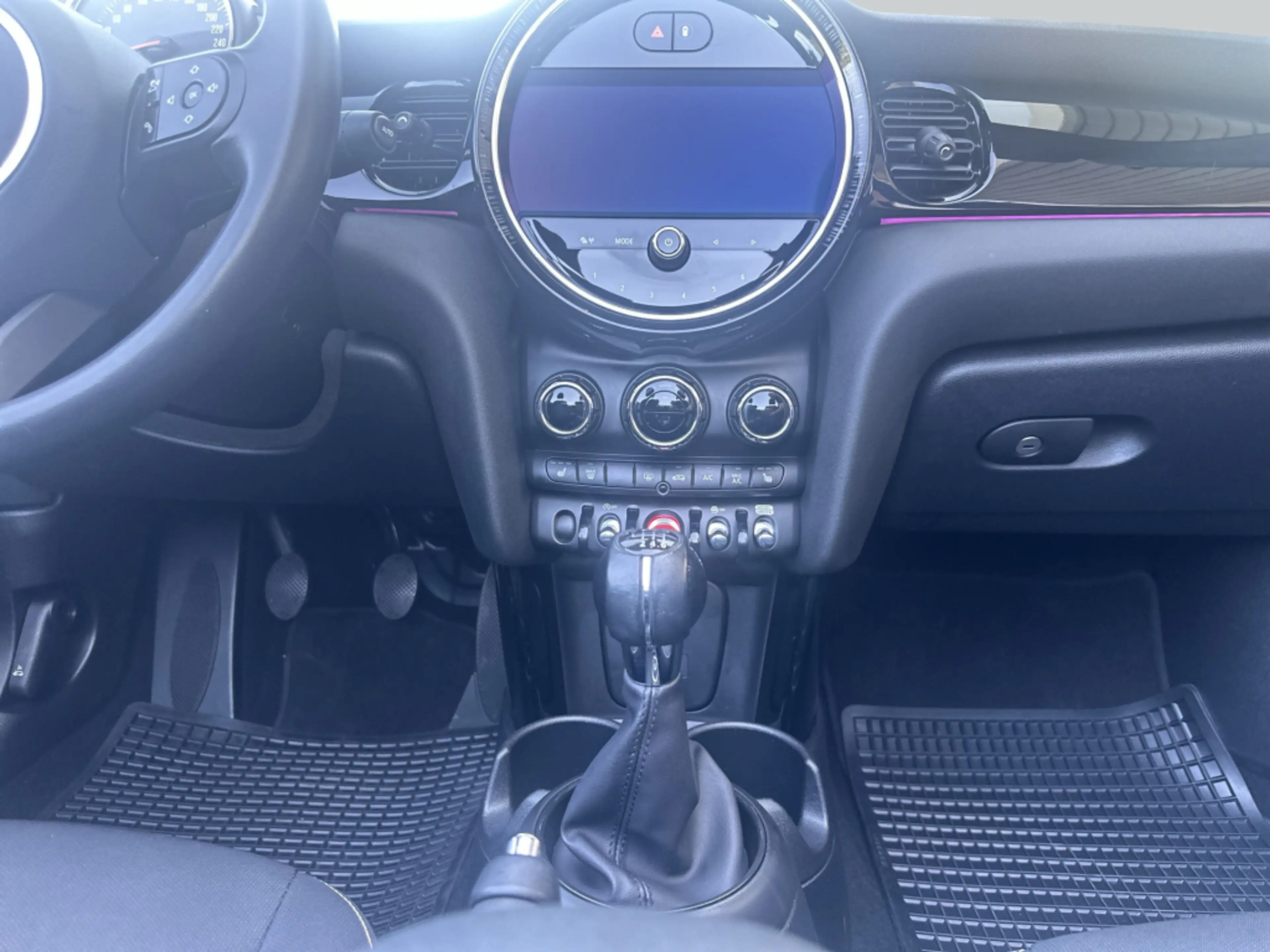 MINI Cooper Cabrio Cooper Cabrio Classic Trim LED* PDC* SHZ* — photo 14