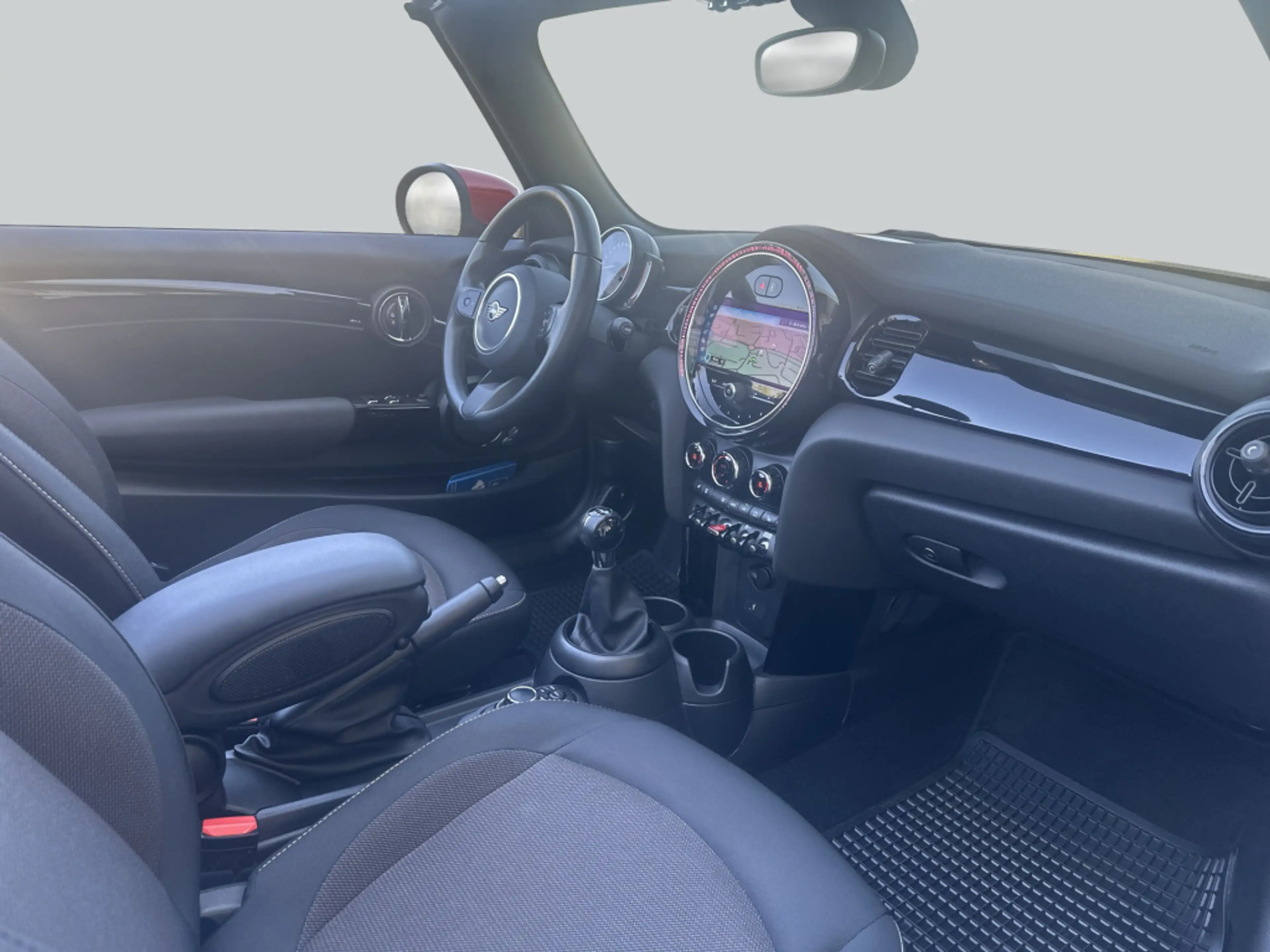 MINI Cooper Cabrio Cooper Cabrio Classic Trim LED* PDC* SHZ* — photo 12