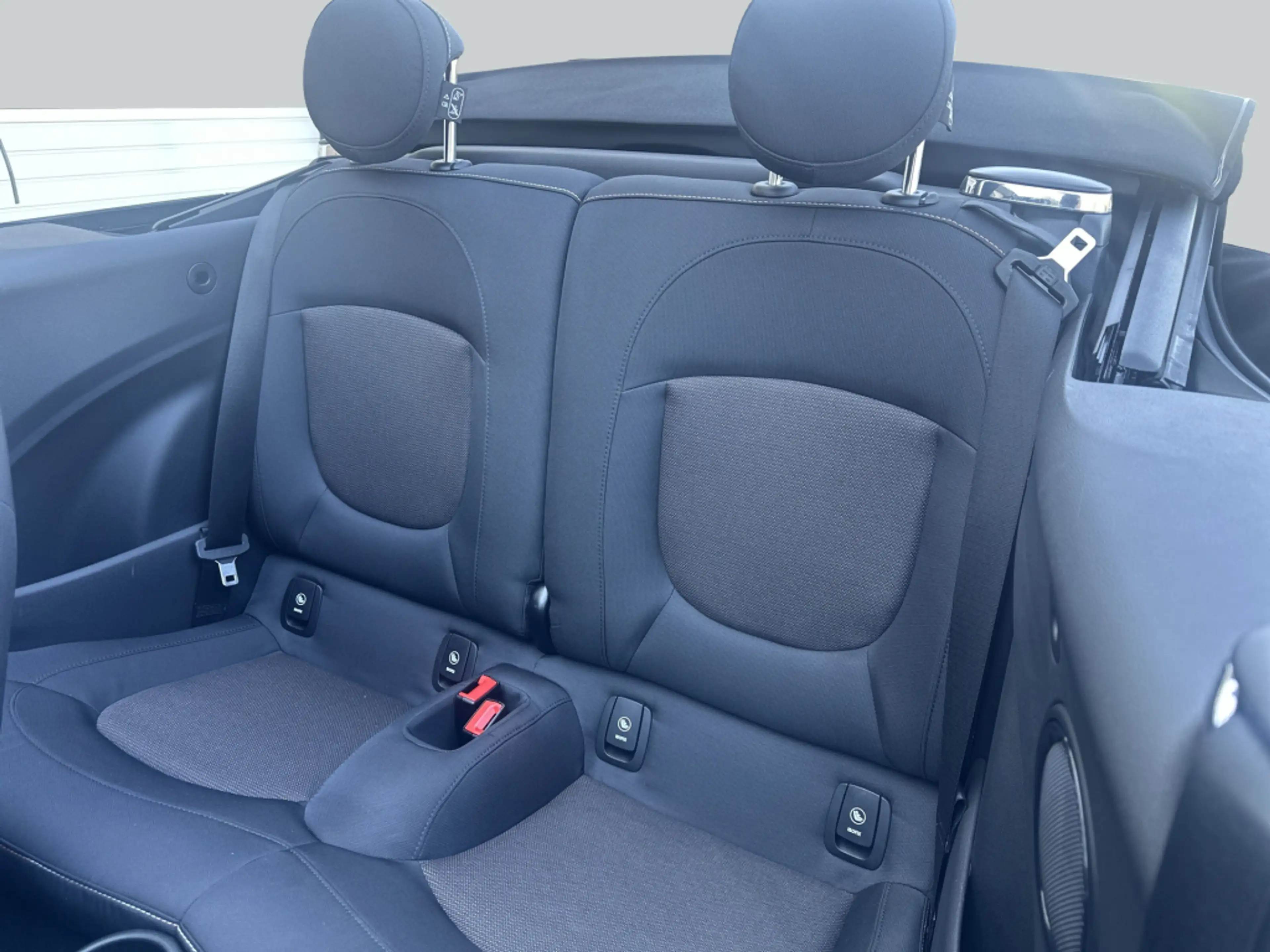 MINI Cooper Cabrio Cooper Cabrio Classic Trim LED* PDC* SHZ* — photo 11