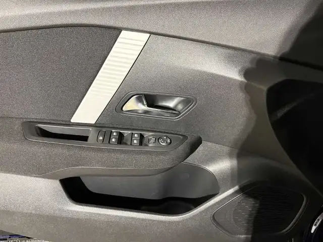 Citroen C4 view 10