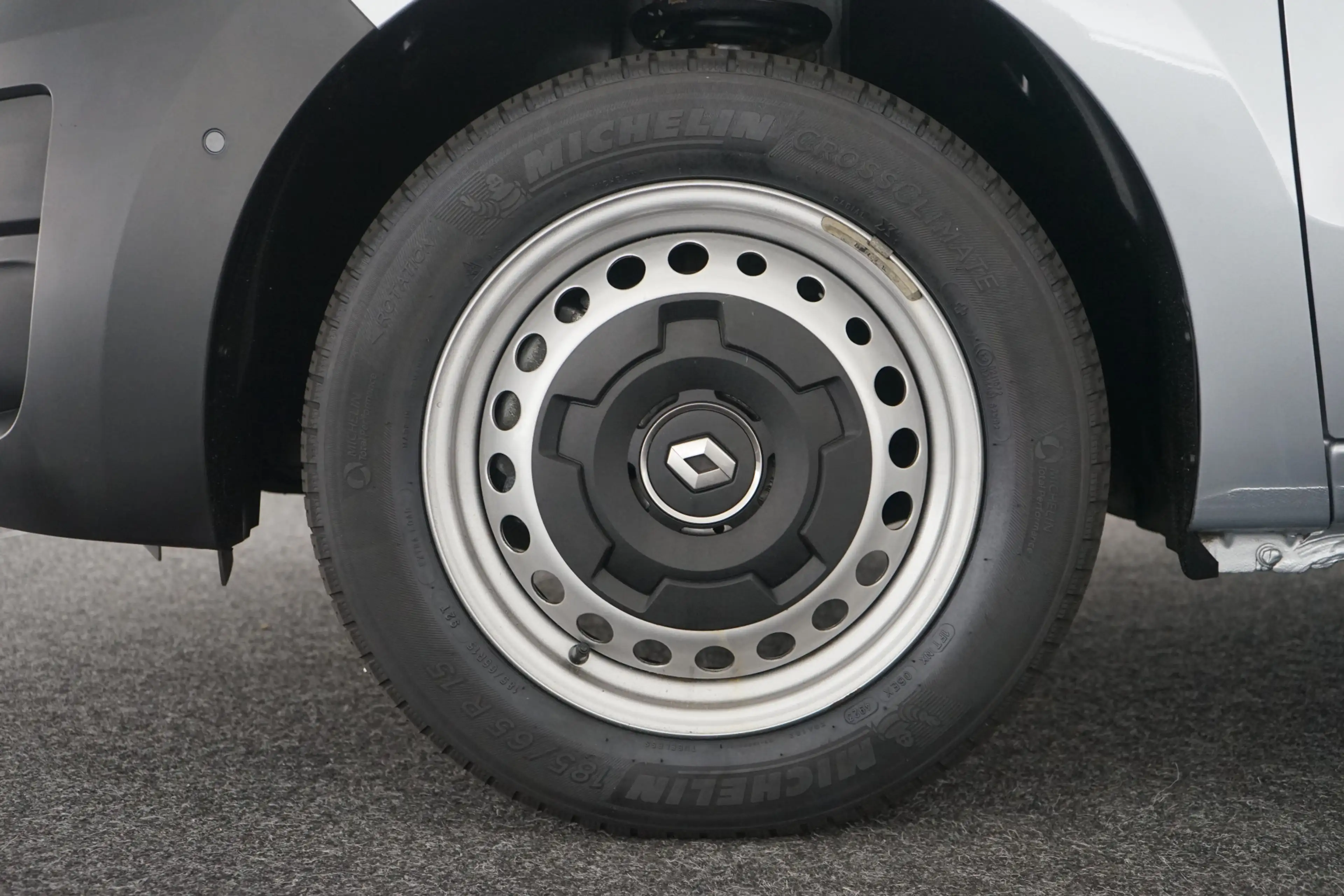 Renault Express 1.5 dCi 75 Comfort — photo 8