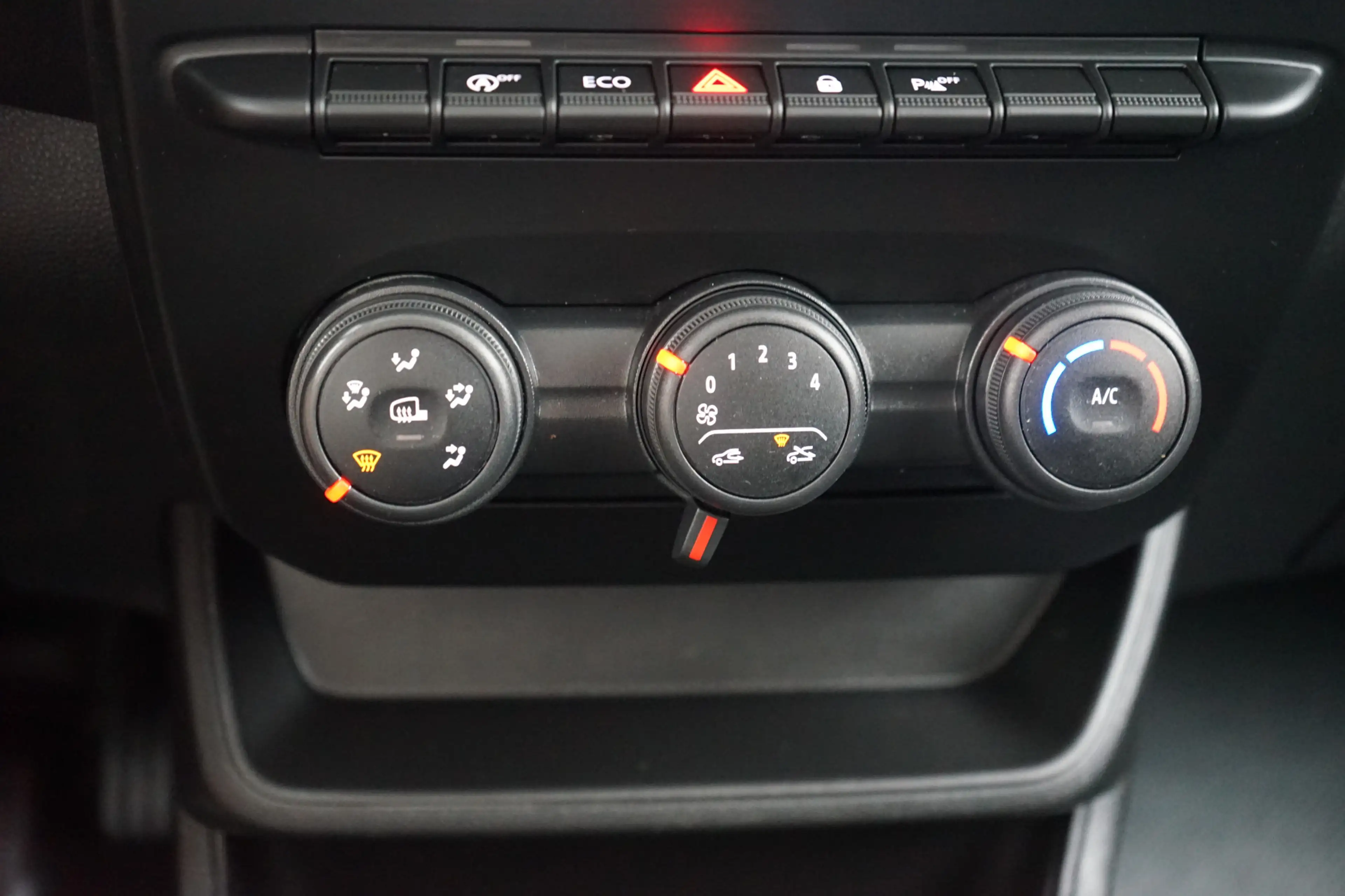 Renault Express 1.5 dCi 75 Comfort — photo 13