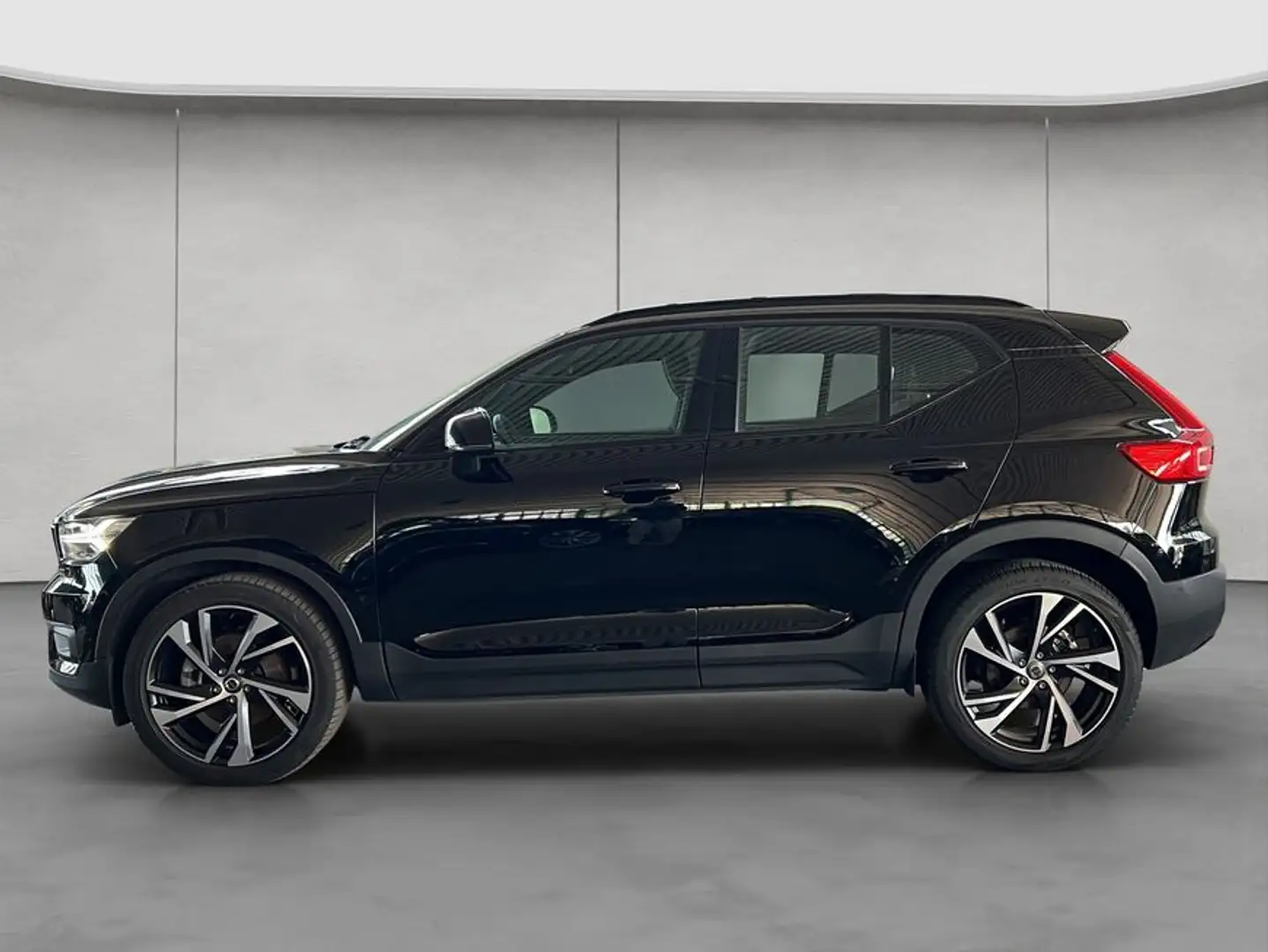 Volvo XC40 XC40 B4 AWD R-Design Aut 20'' PilotAssist 360° Nav Schwarz - 2