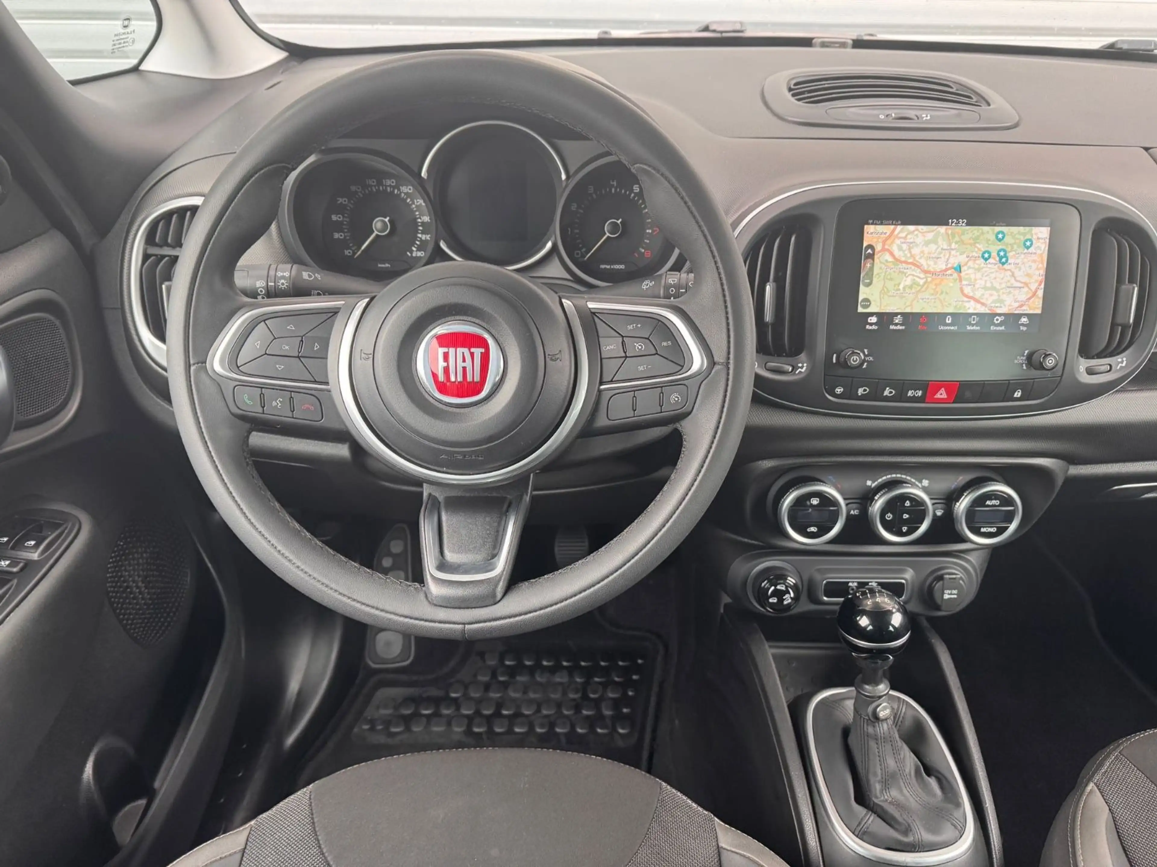 Fiat 500L Cross Navi* Kamera* — photo 7