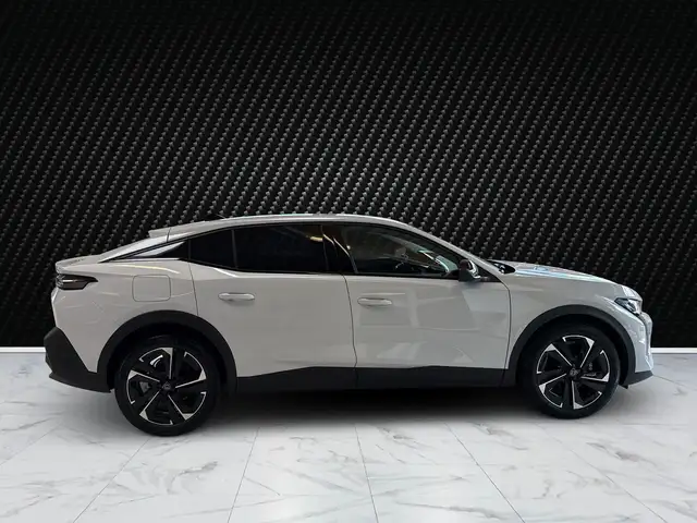 Peugeot 408 view 6