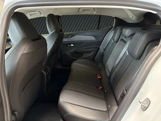 Peugeot 408 view 12