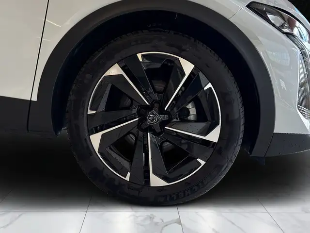 Peugeot 408 view 9
