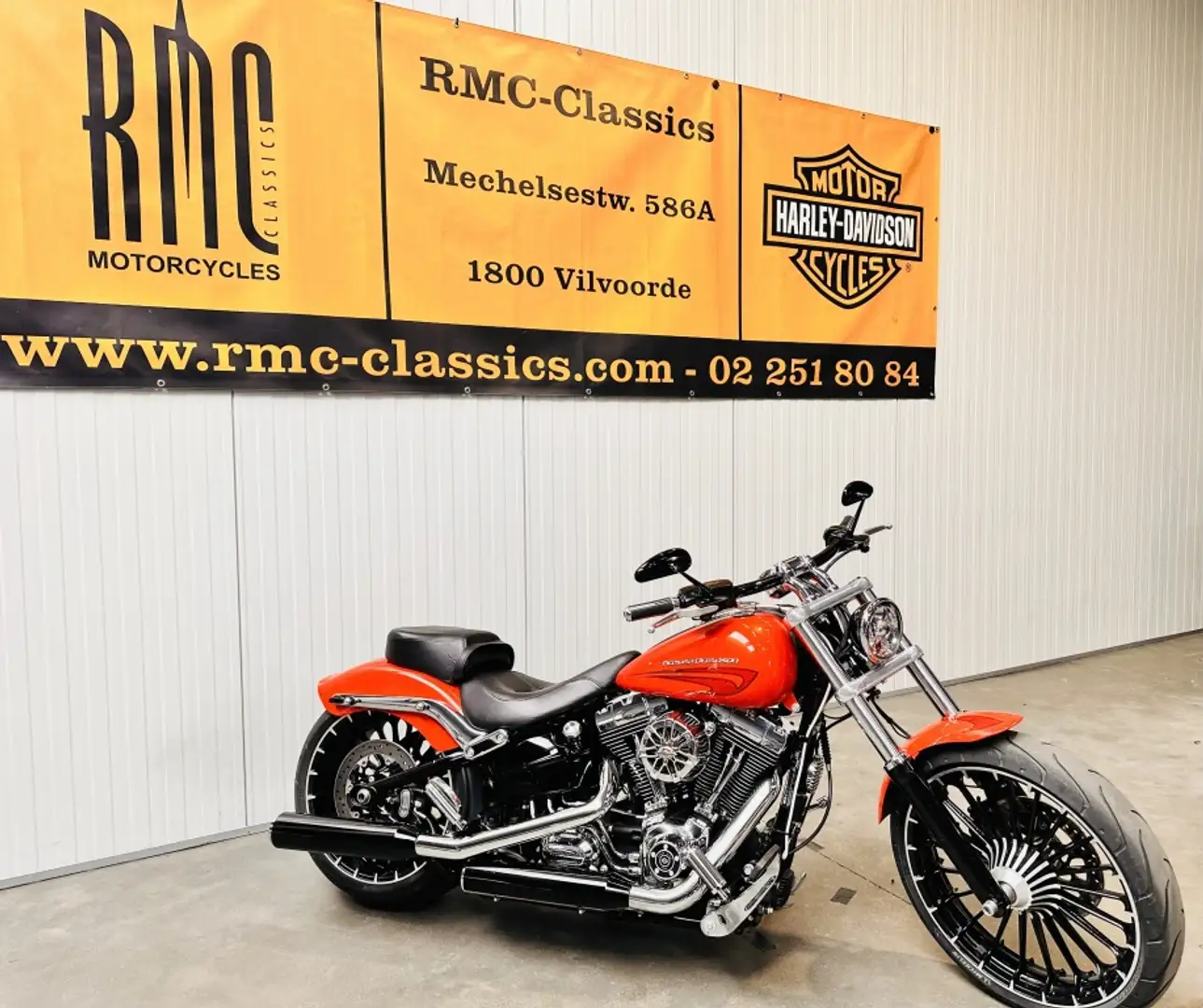 Harley-Davidson Softail Chopper Breakout 103 Naranja - 2