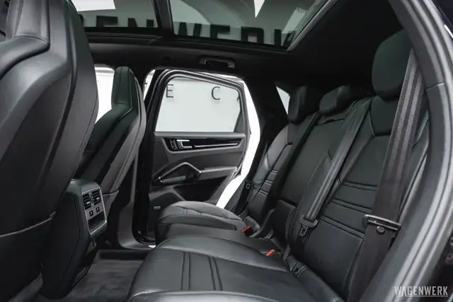 Porsche Cayenne S III Aut. SPORTDESIGN LUFT AHV GLASDACH NIGHTVIS Ansicht 16