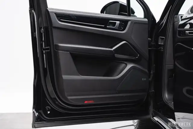 Porsche Cayenne S III Aut. SPORTDESIGN LUFT AHV GLASDACH NIGHTVIS Ansicht 30