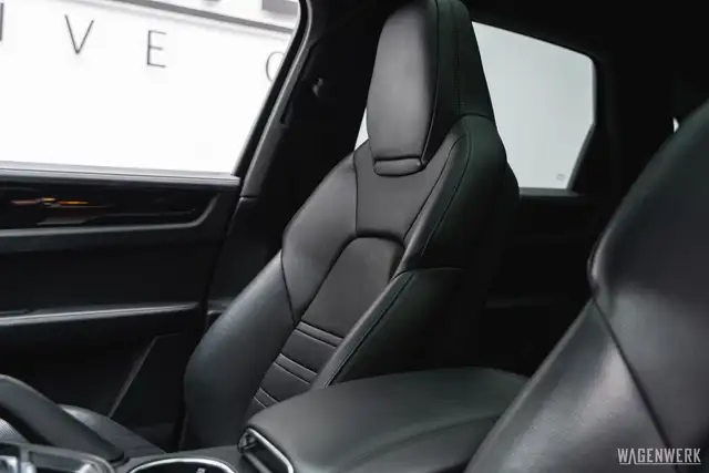 Porsche Cayenne S III Aut. SPORTDESIGN LUFT AHV GLASDACH NIGHTVIS Ansicht 41