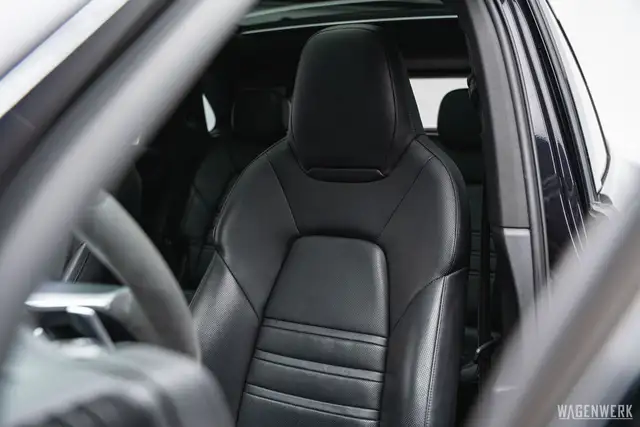 Porsche Cayenne S III Aut. SPORTDESIGN LUFT AHV GLASDACH NIGHTVIS Ansicht 31