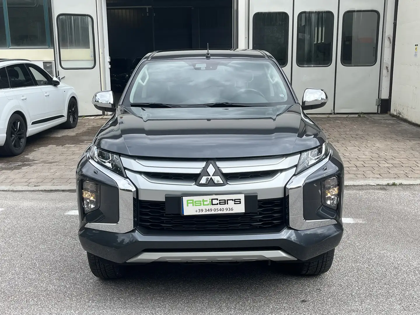 Mitsubishi L200 2.3 D Double Cab 4WD Compreso IVA Gris - 2