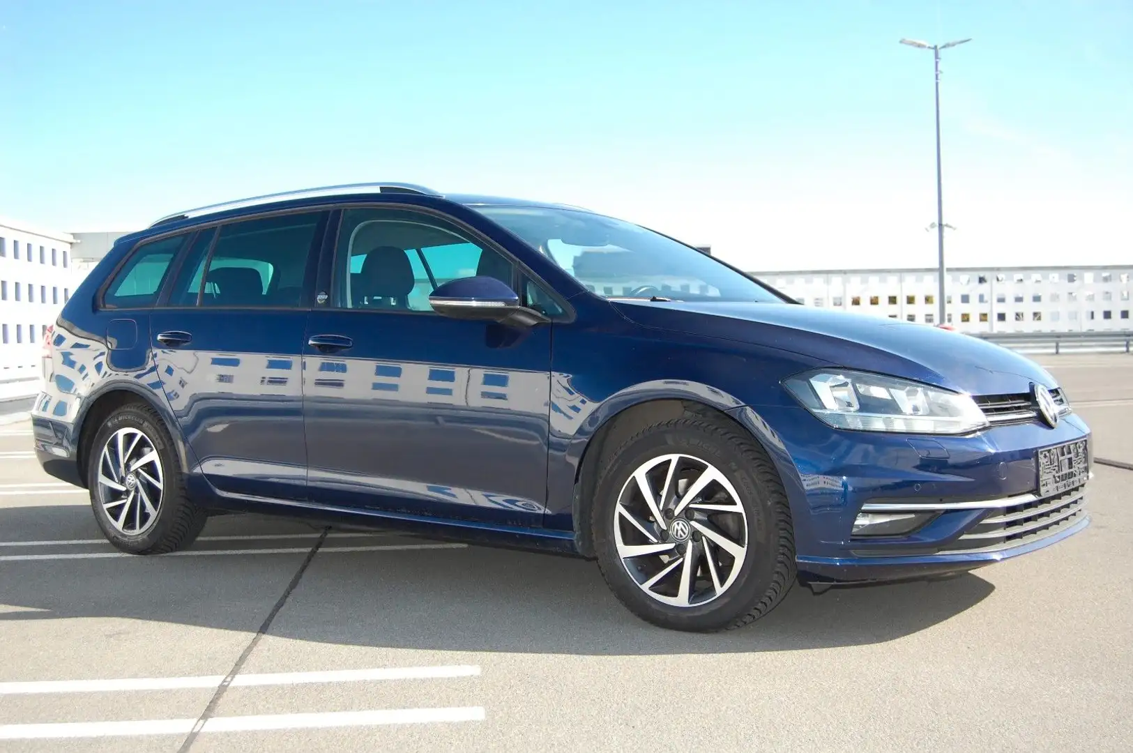 Volkswagen Golf VII 1,4 TSI Sound.Mod.2018, Standheizung, Azul - 2