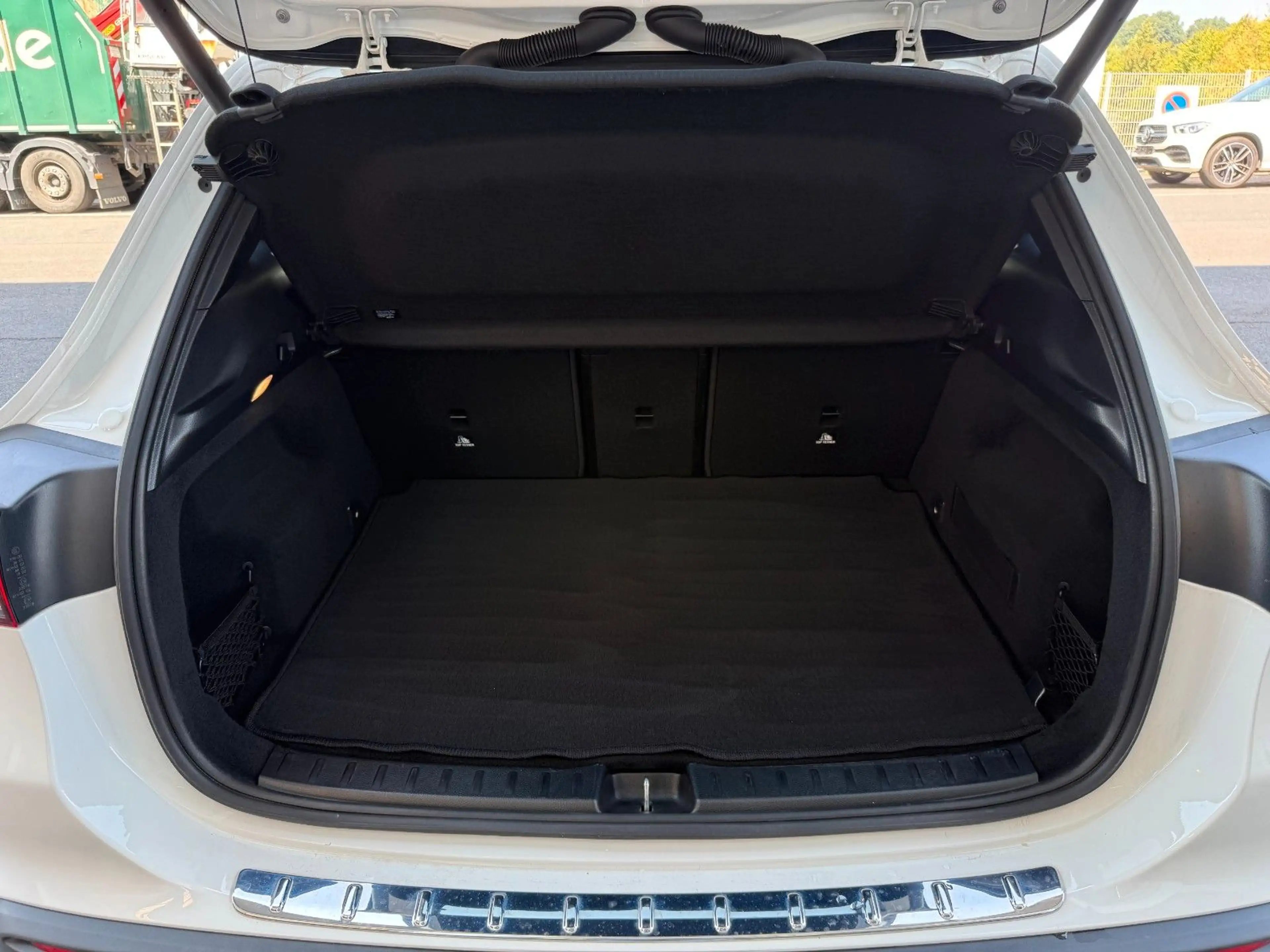 Mercedes-Benz EQA 300 4M Progressive+Ambiente+RFK+19AMG+TotW — photo 8