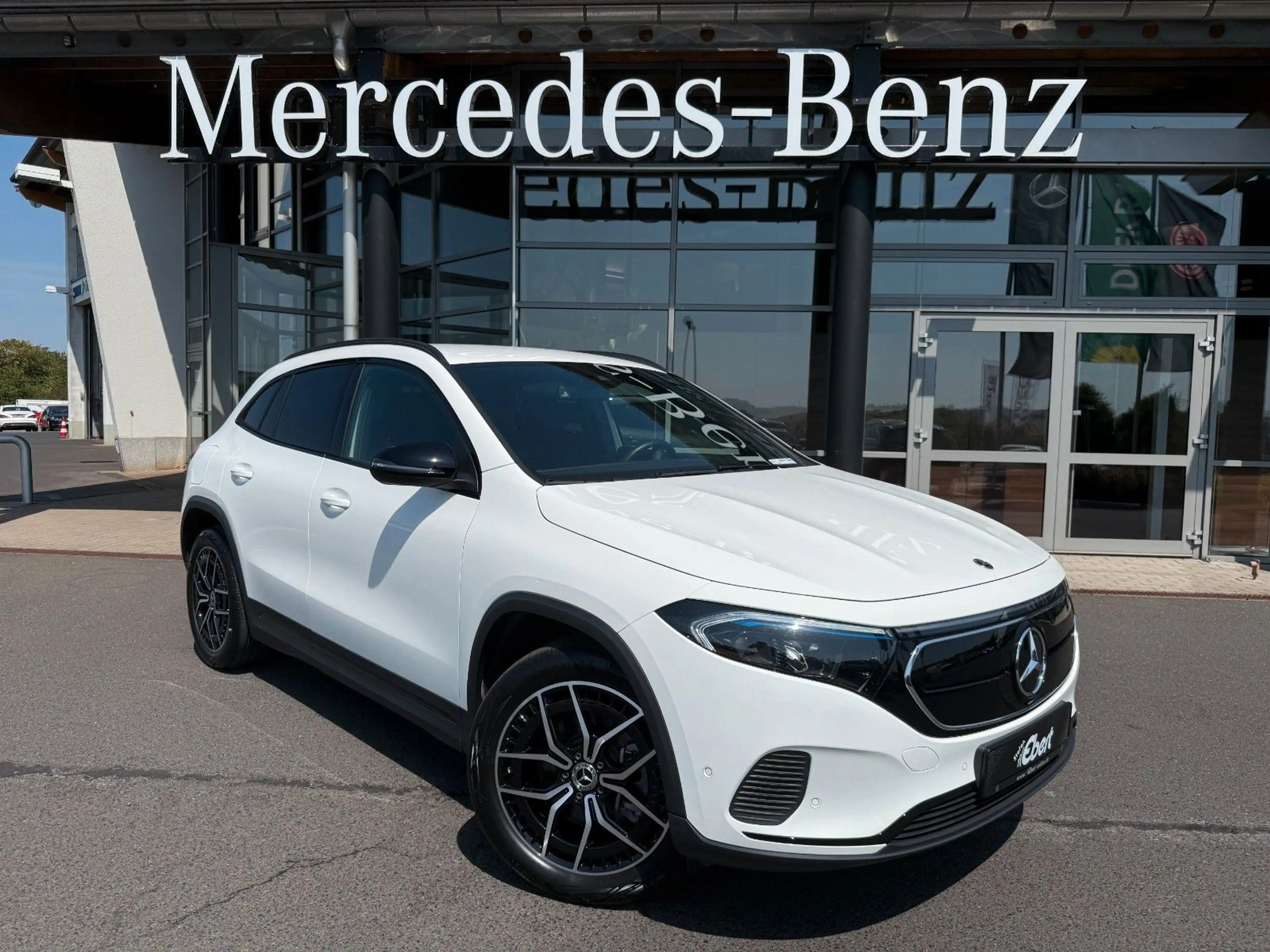 Mercedes-Benz EQA 300 4M Progressive+Ambiente+RFK+19AMG+TotW