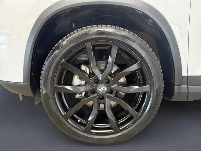 DR Automobiles DR7.0 view 9