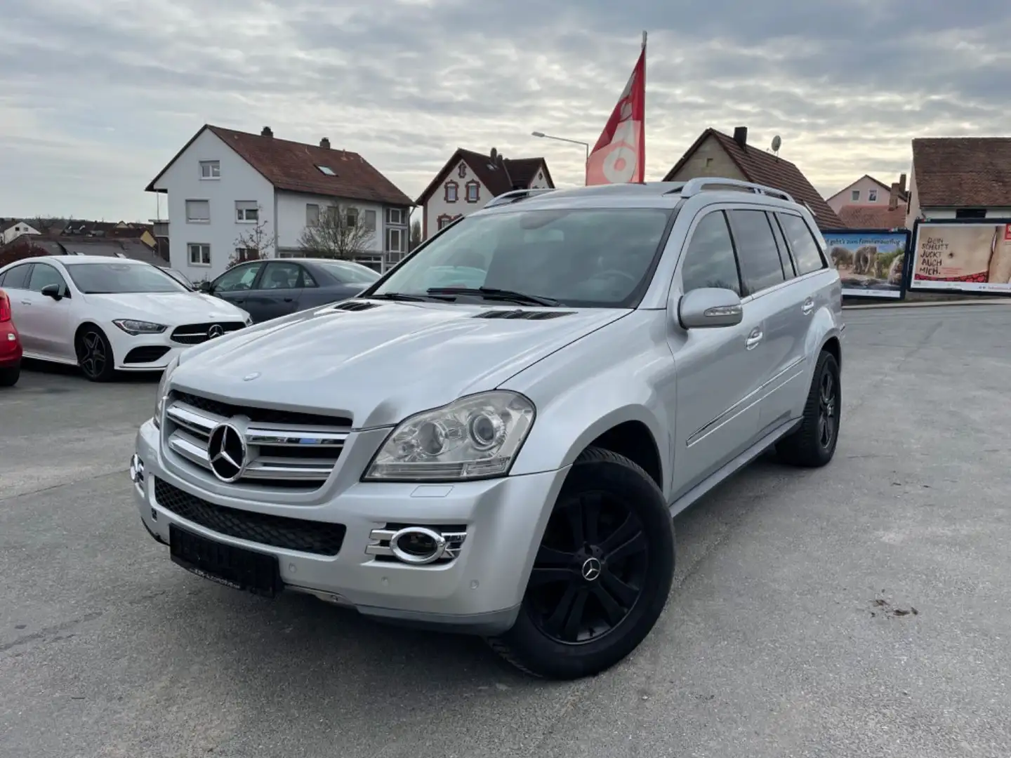 Mercedes-Benz GL 320 CDI 4Matic/7-SITZER/VOLL/2xSSD/LEDER/NAVI Argintiu - 1