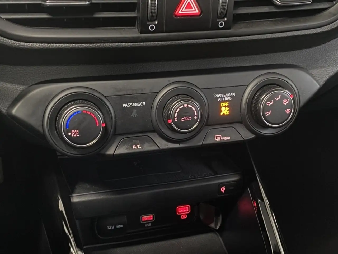 Kia Forte снимка Kia Forte