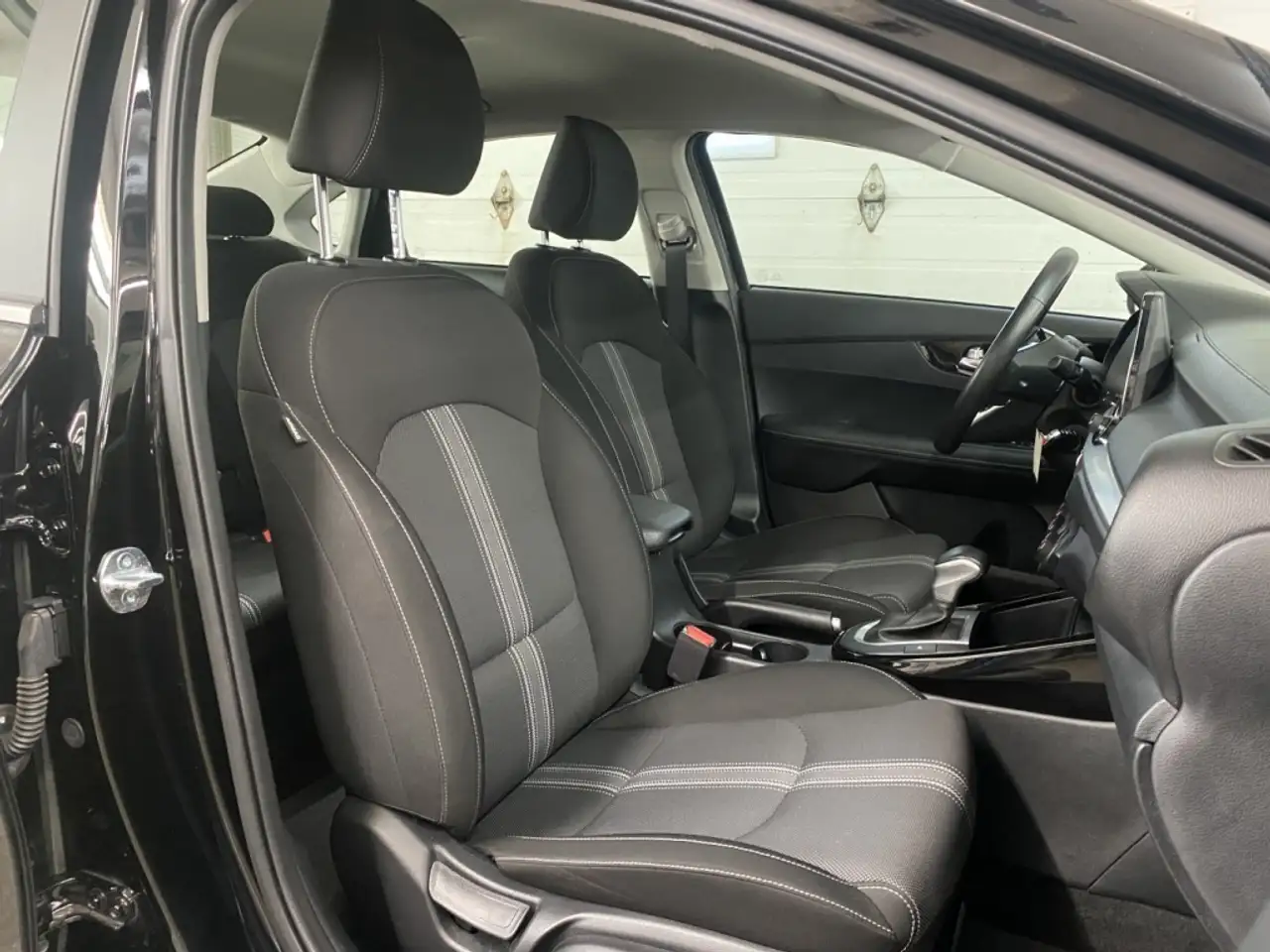 Kia Forte снимка Kia Forte