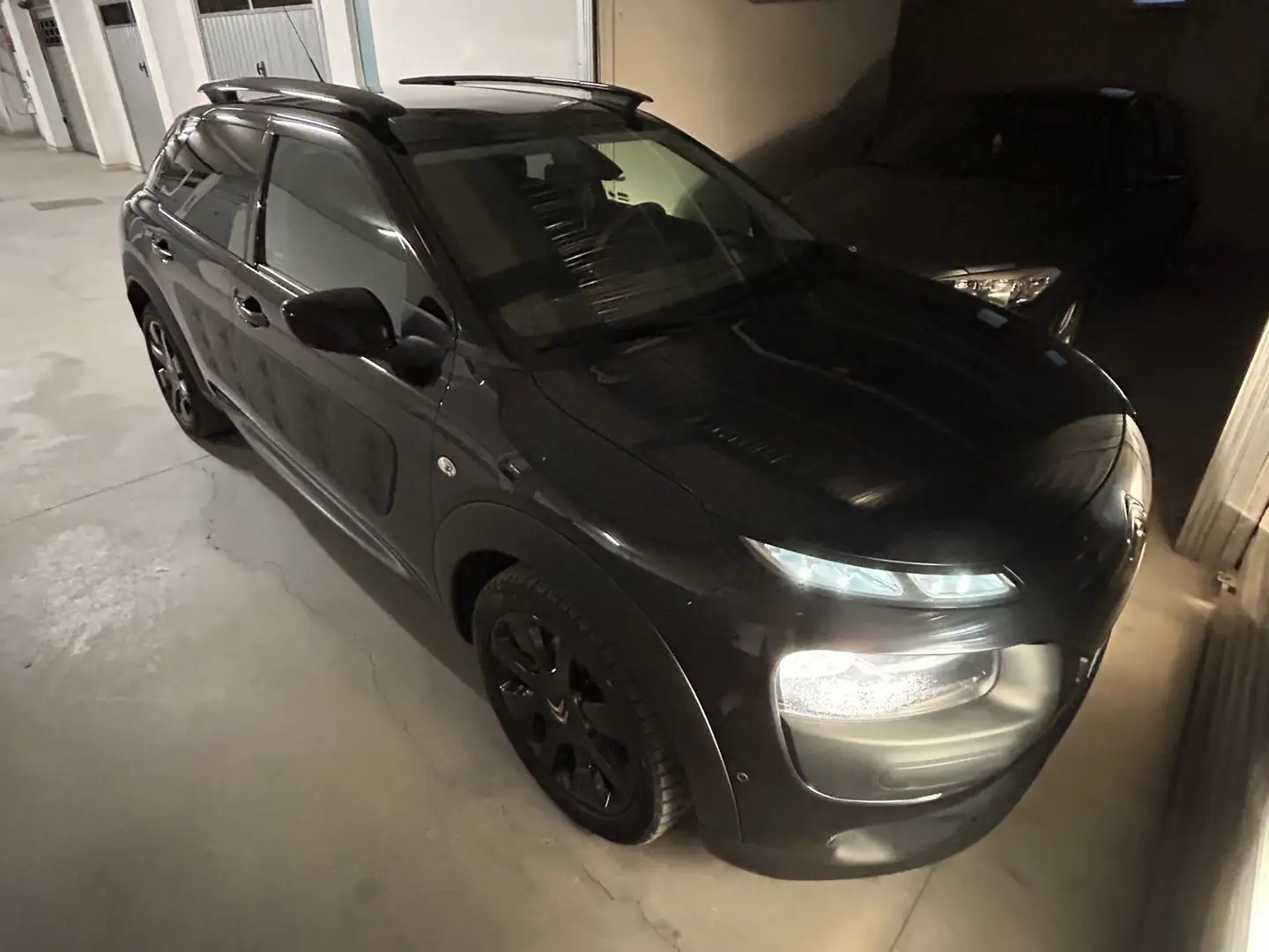 Citroen C4 C4 Cactus 2014Cactus 1.6 e-hdi Shine 92cv etg6 Noir - 2