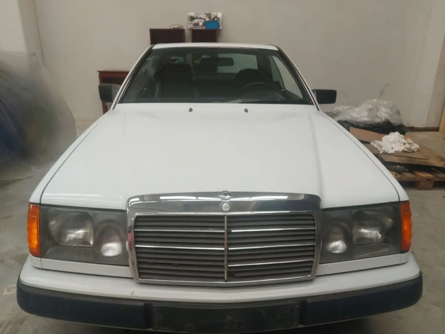 Mercedes-Benz CE 300 (124) Blanco - 1