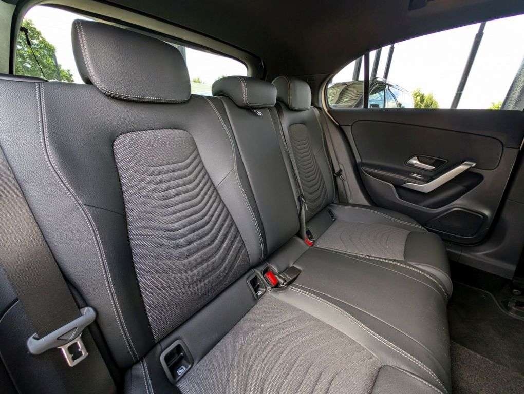 Mercedes-Benz A 180
