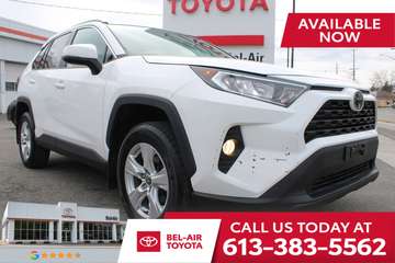 XLE | FWD | Power Sunroof | Power Liftgate | Heate