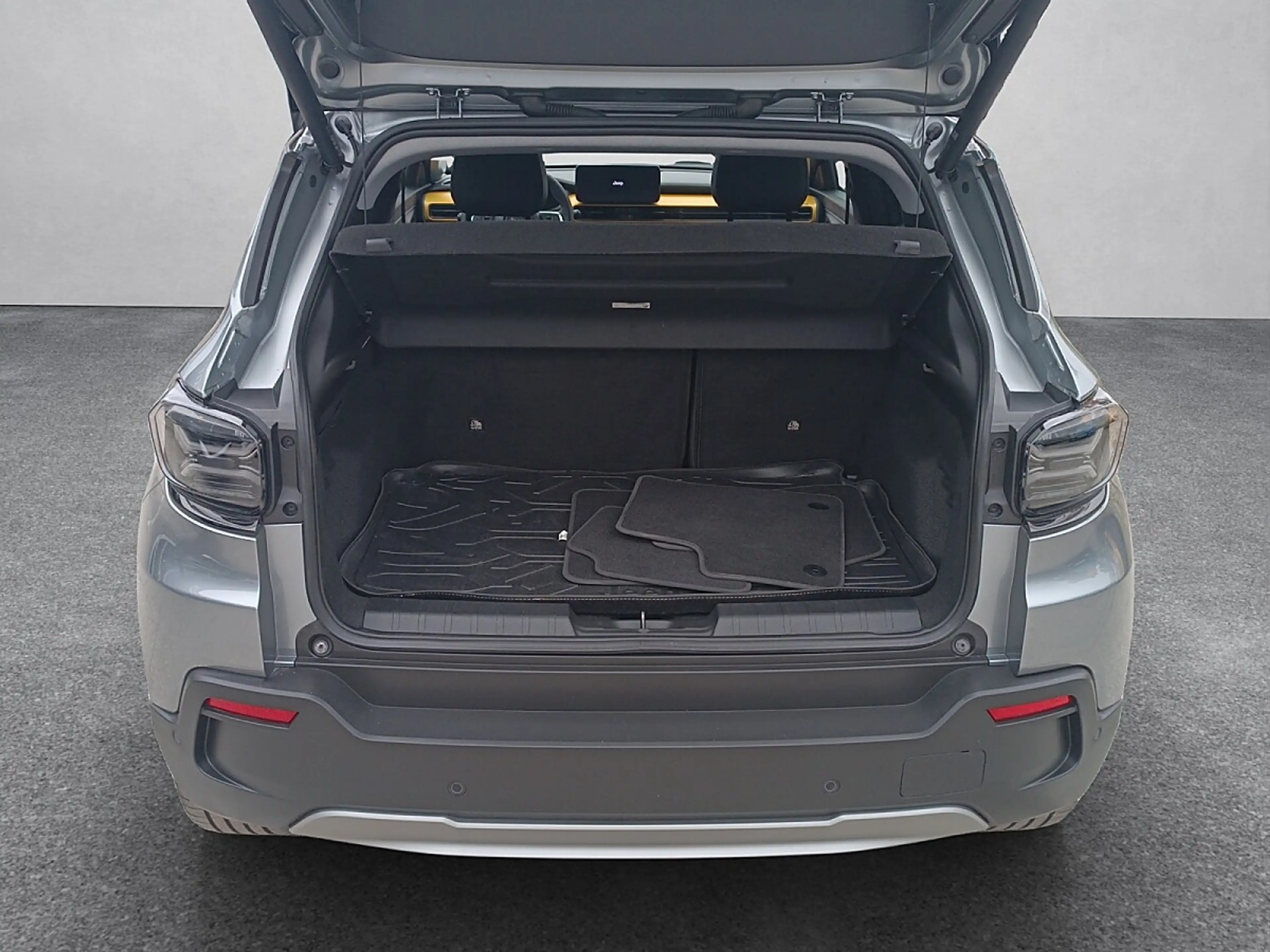 Jeep Avenger BEV 54kWh Summit — photo 7