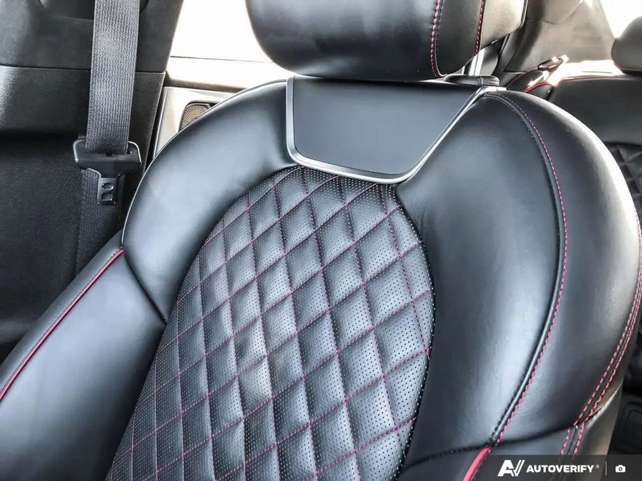 Genesis G70 снимка Genesis G70